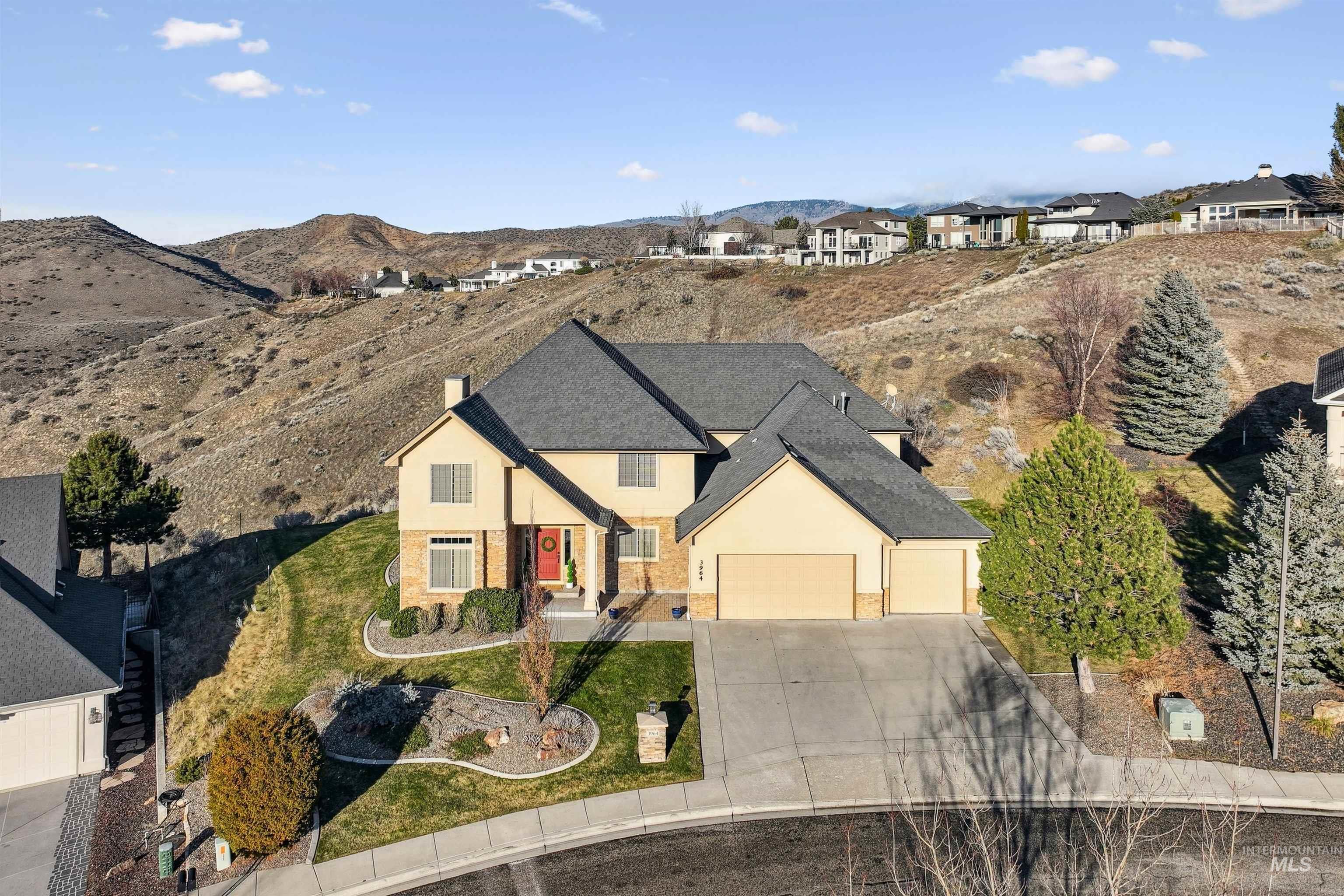 3964 W Quail Hill Court, Boise, Idaho 83703, 5 Bedrooms, 3 Bathrooms, Residential For Sale, Price $1,250,000,MLS 98973170