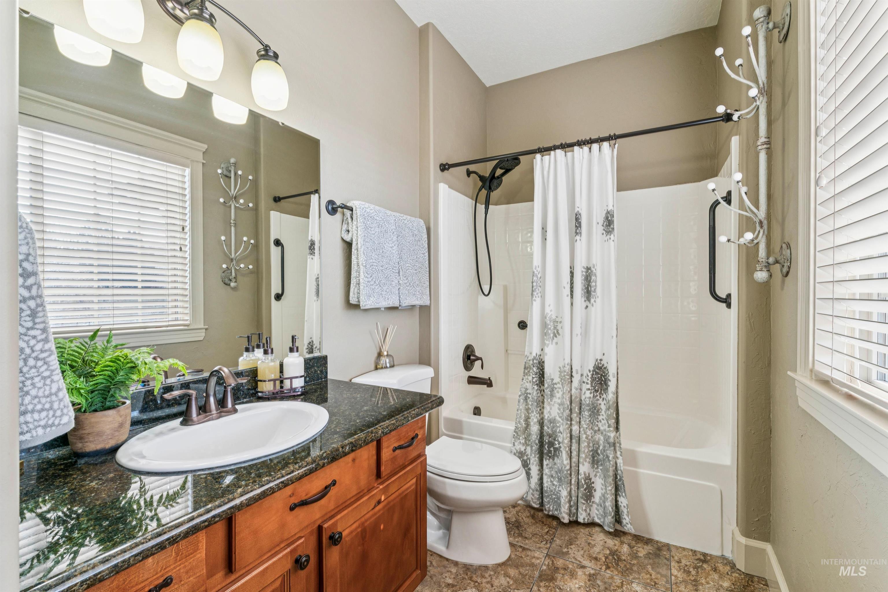 3964 W Quail Hill Court, Boise, Idaho 83703, 5 Bedrooms, 3 Bathrooms, Residential For Sale, Price $1,250,000,MLS 98973170