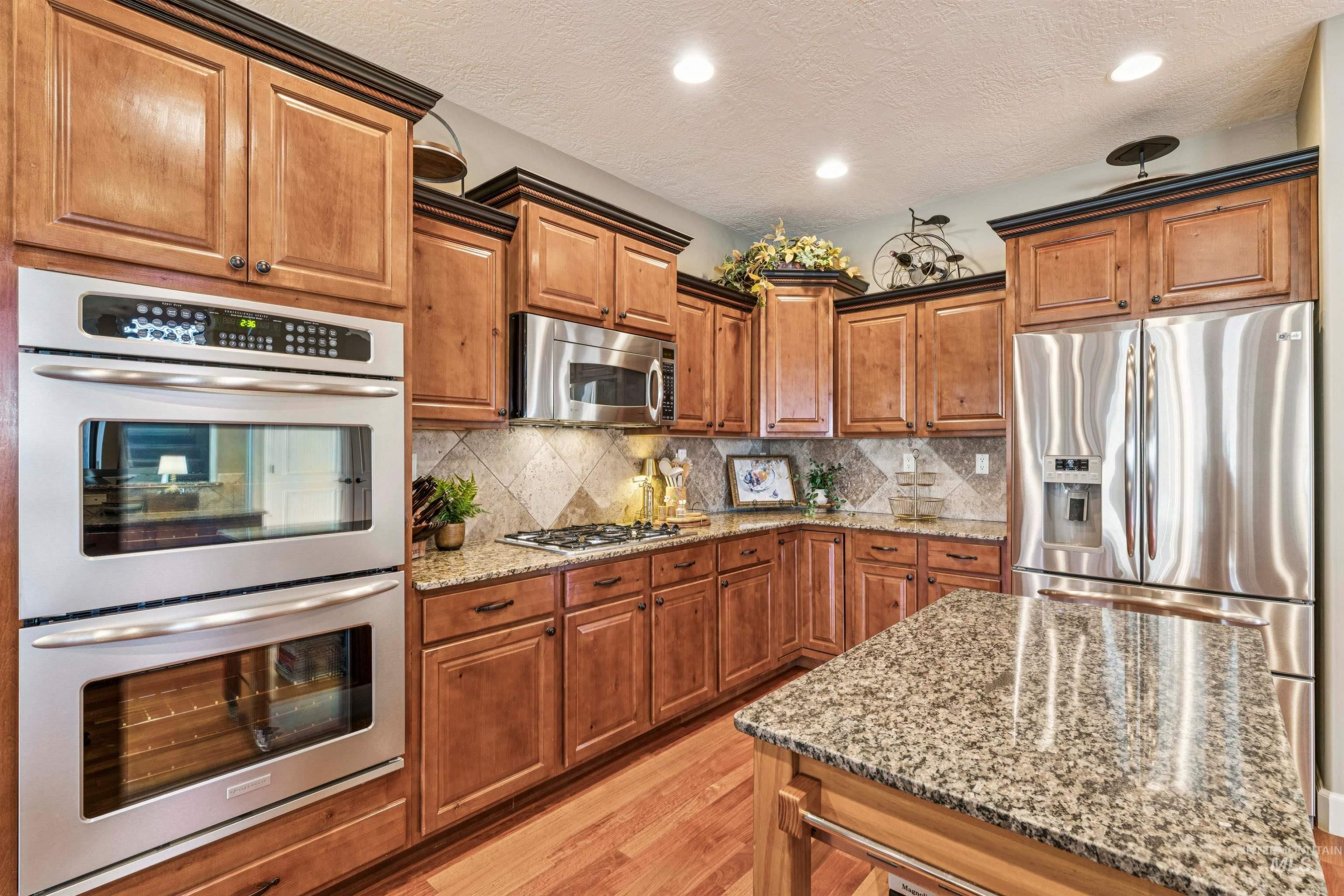 3964 W Quail Hill Court, Boise, Idaho 83703, 5 Bedrooms, 3 Bathrooms, Residential For Sale, Price $1,250,000,MLS 98973170