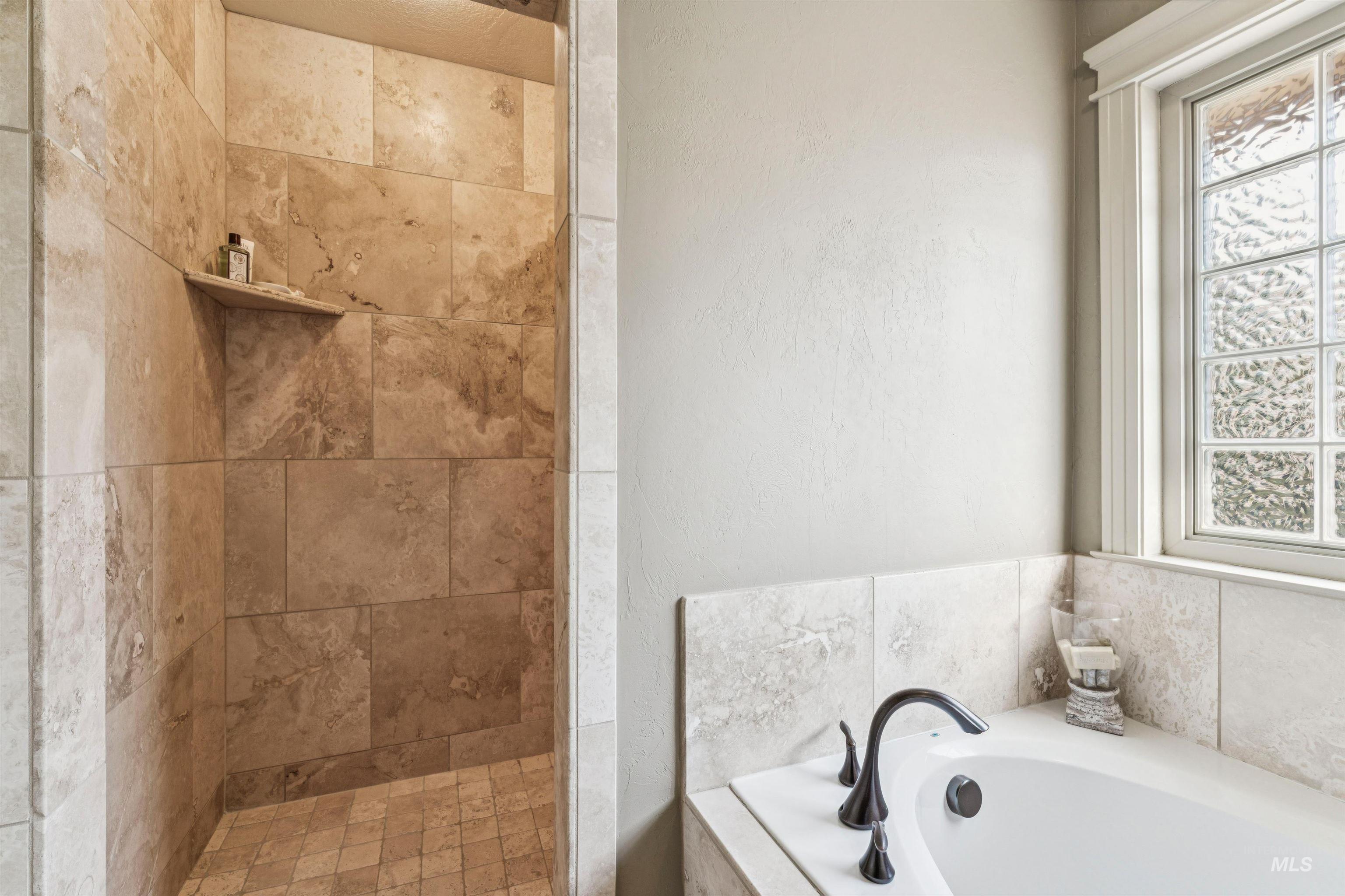 3964 W Quail Hill Court, Boise, Idaho 83703, 5 Bedrooms, 3 Bathrooms, Residential For Sale, Price $1,250,000,MLS 98973170