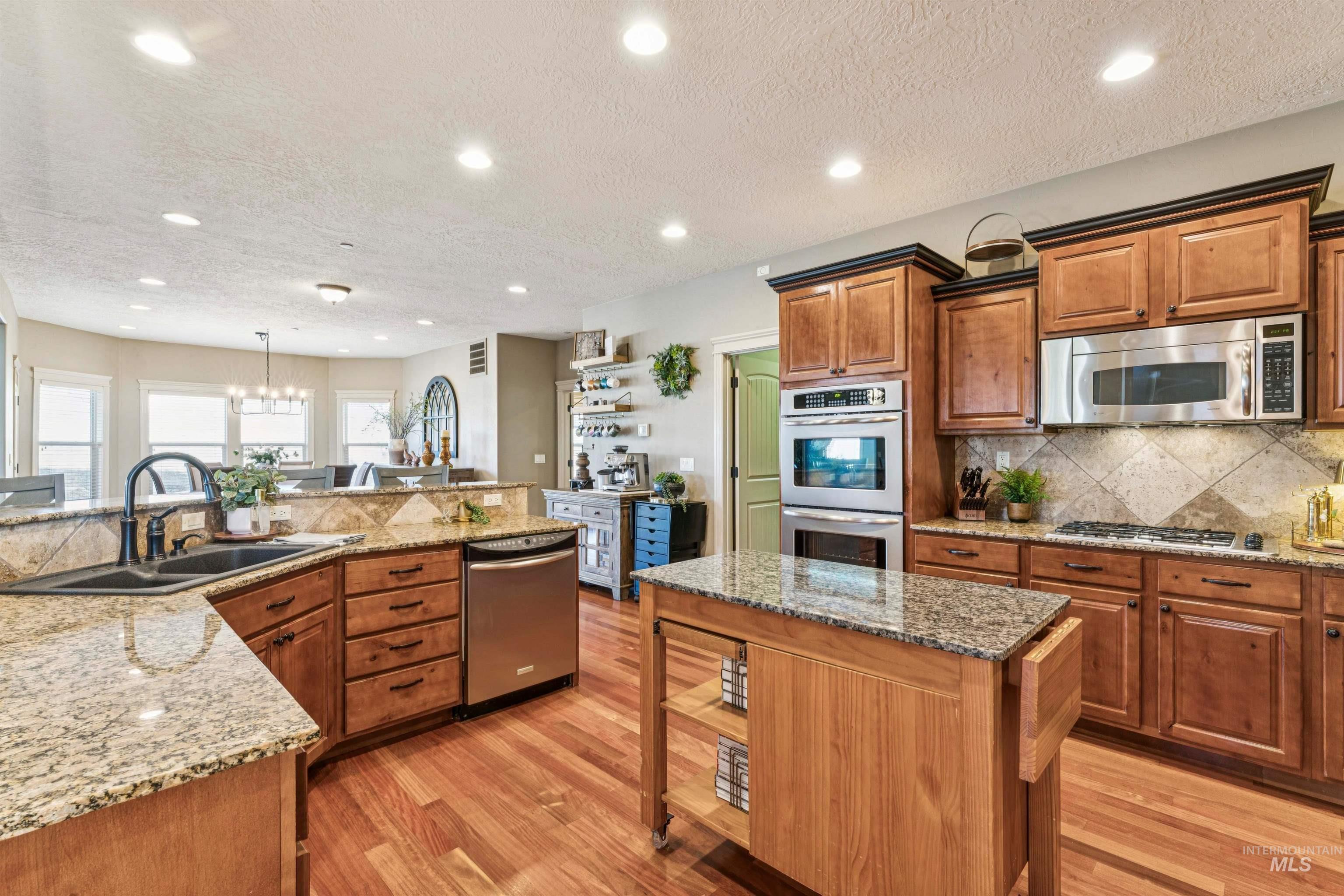 3964 W Quail Hill Court, Boise, Idaho 83703, 5 Bedrooms, 3 Bathrooms, Residential For Sale, Price $1,250,000,MLS 98973170