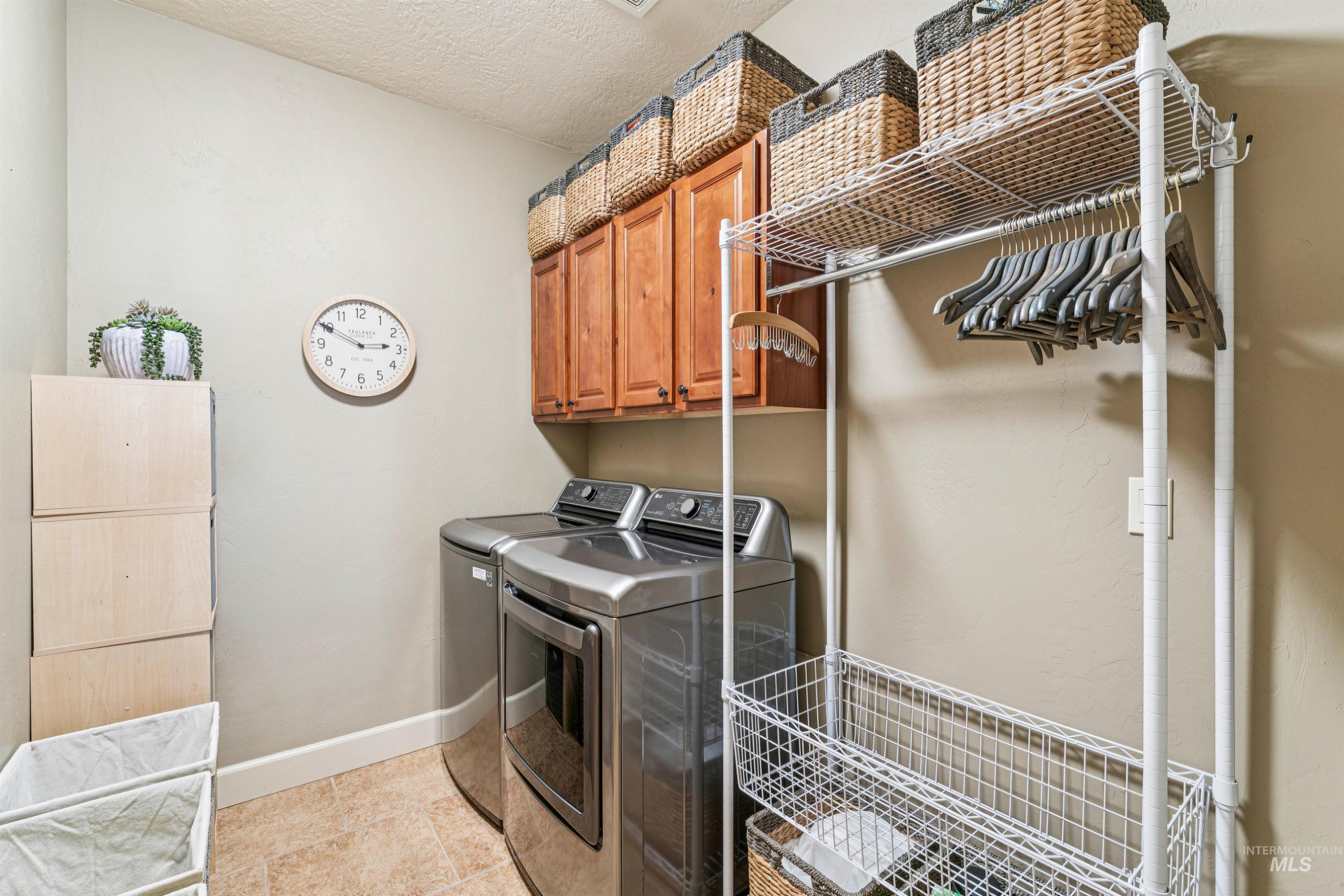 3964 W Quail Hill Court, Boise, Idaho 83703, 5 Bedrooms, 3 Bathrooms, Residential For Sale, Price $1,250,000,MLS 98973170