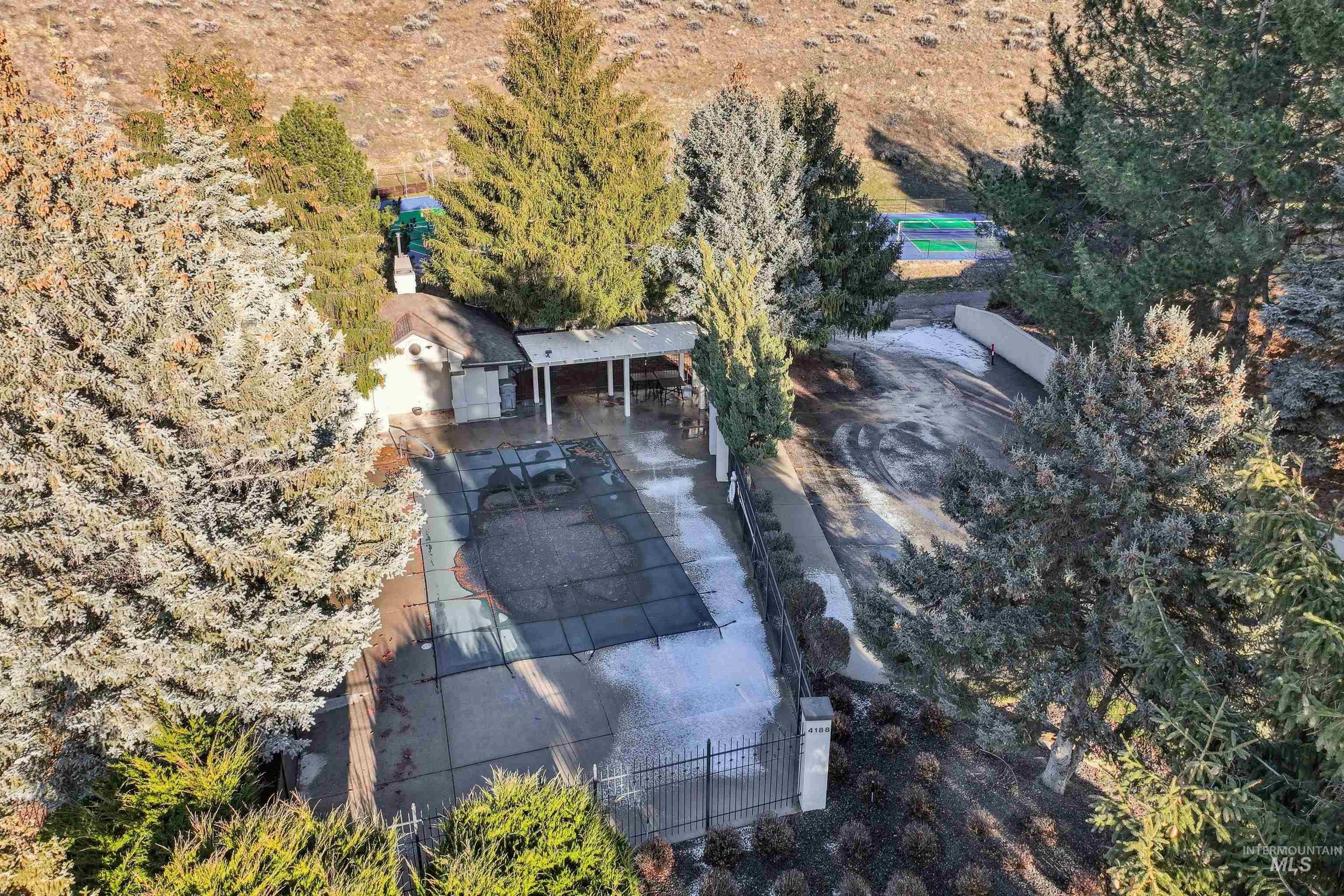 3964 W Quail Hill Court, Boise, Idaho 83703, 5 Bedrooms, 3 Bathrooms, Residential For Sale, Price $1,250,000,MLS 98973170