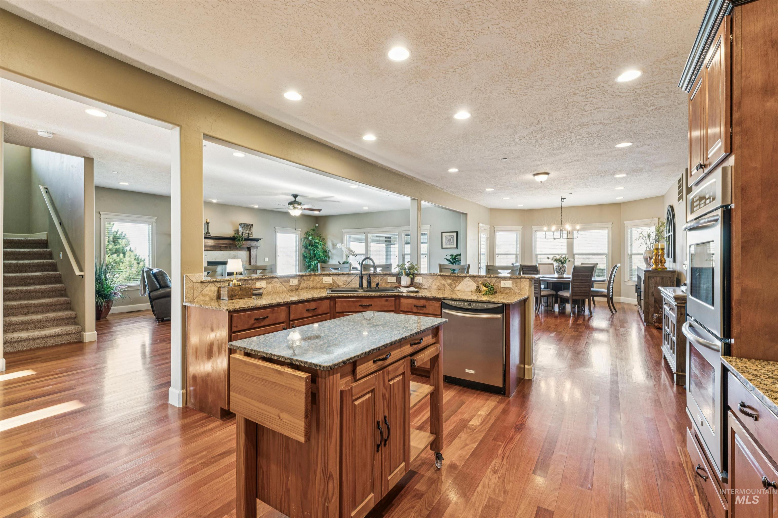 3964 W Quail Hill Court, Boise, Idaho 83703, 5 Bedrooms, 3 Bathrooms, Residential For Sale, Price $1,250,000,MLS 98973170