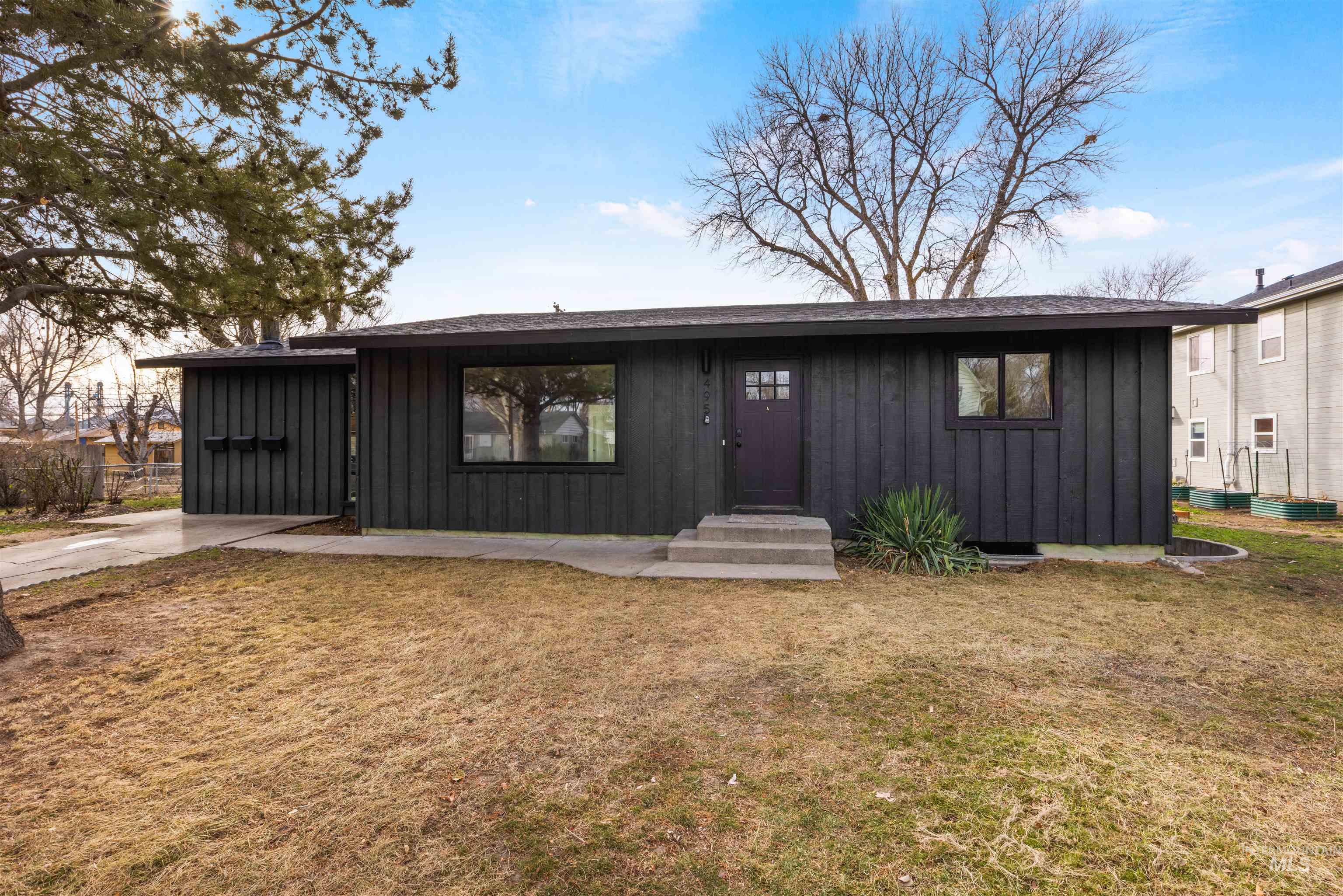 495 S 3rd East, Mountain Home, Idaho 83647, 3 Bedrooms, 1.5 Bathrooms, Residential Income For Sale, Price $575,000,MLS 98973172