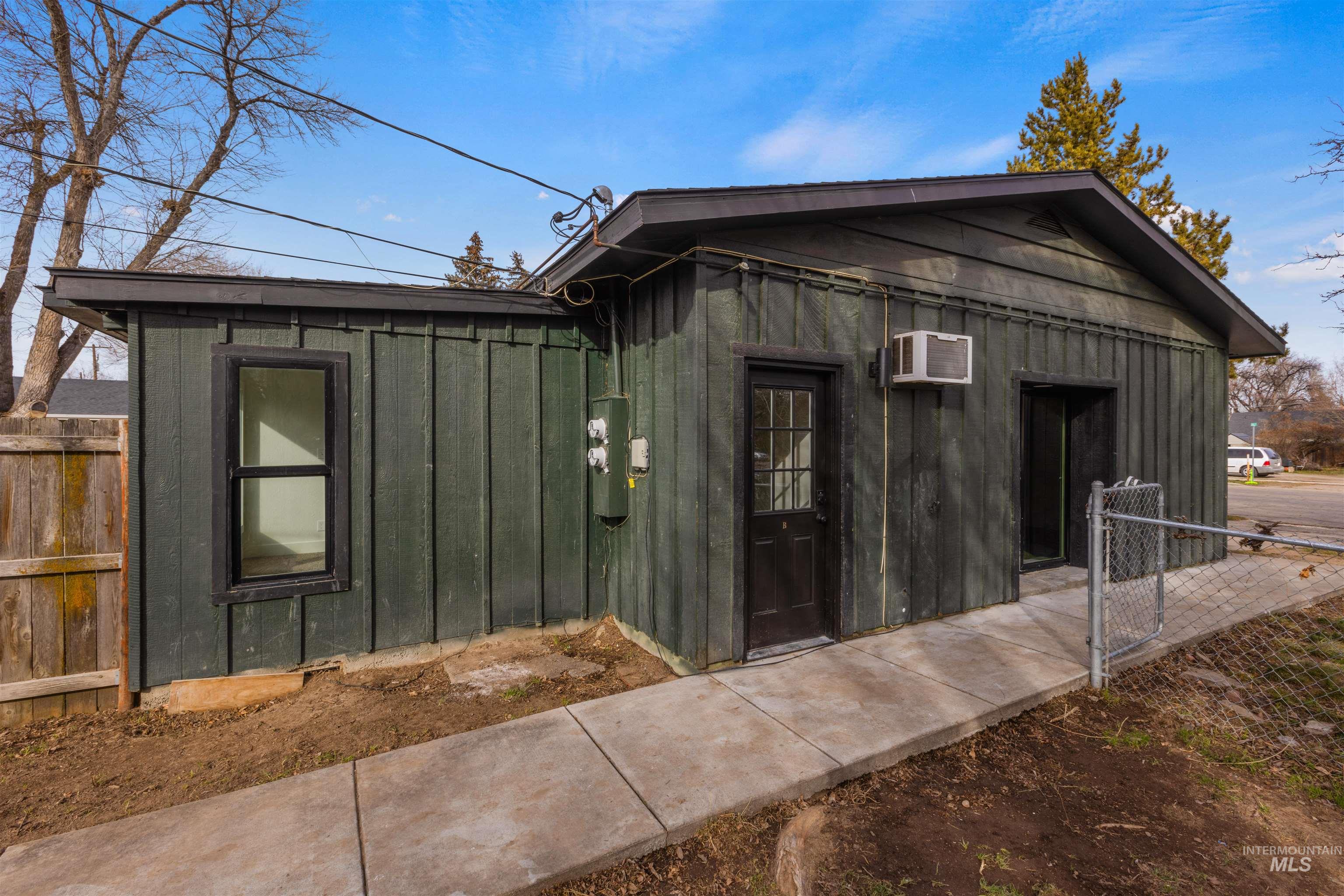 495 S 3rd East, Mountain Home, Idaho 83647, 3 Bedrooms, 1.5 Bathrooms, Residential Income For Sale, Price $575,000,MLS 98973172