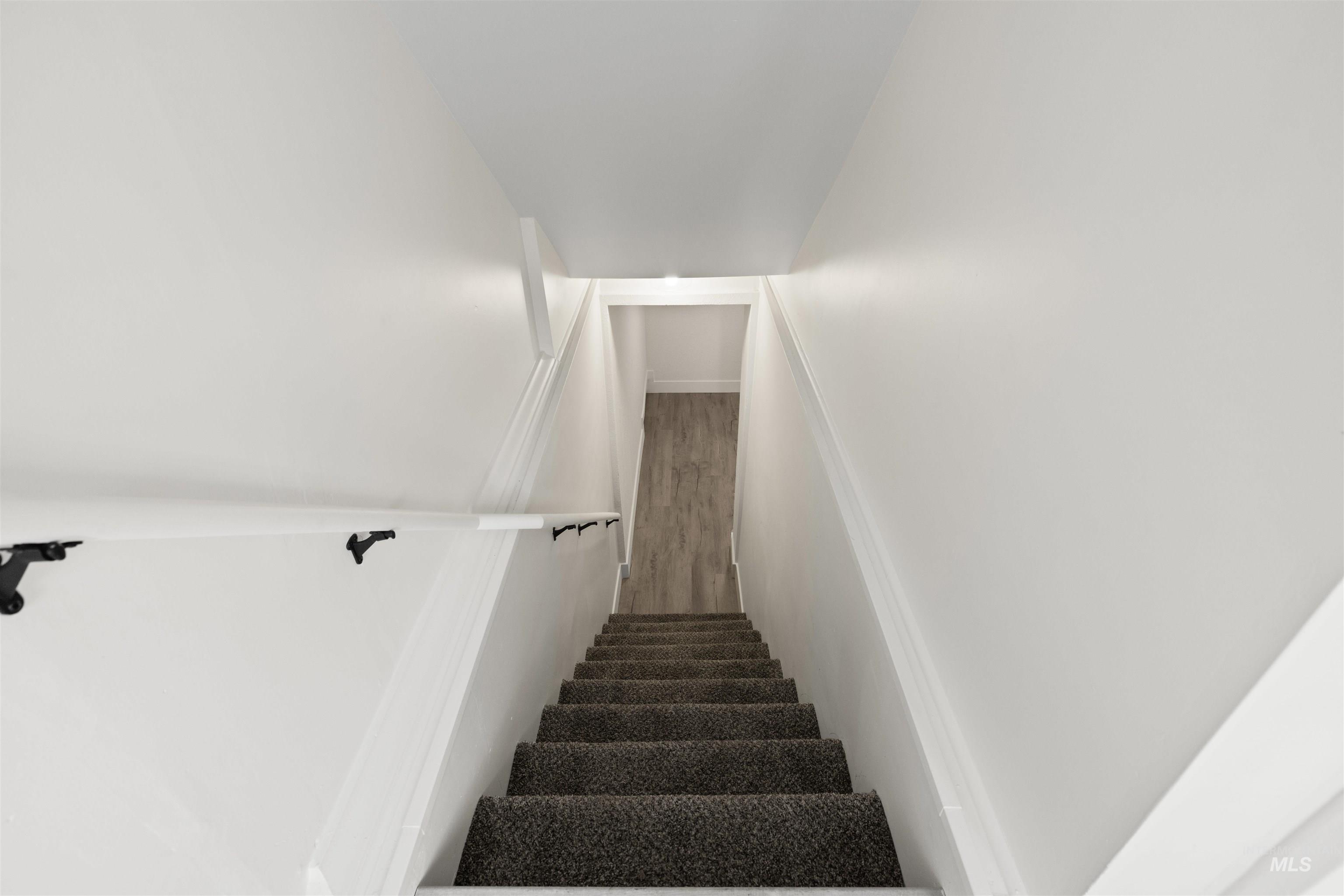 495 S 3rd East, Mountain Home, Idaho 83647, 3 Bedrooms, 1.5 Bathrooms, Residential Income For Sale, Price $575,000,MLS 98973172