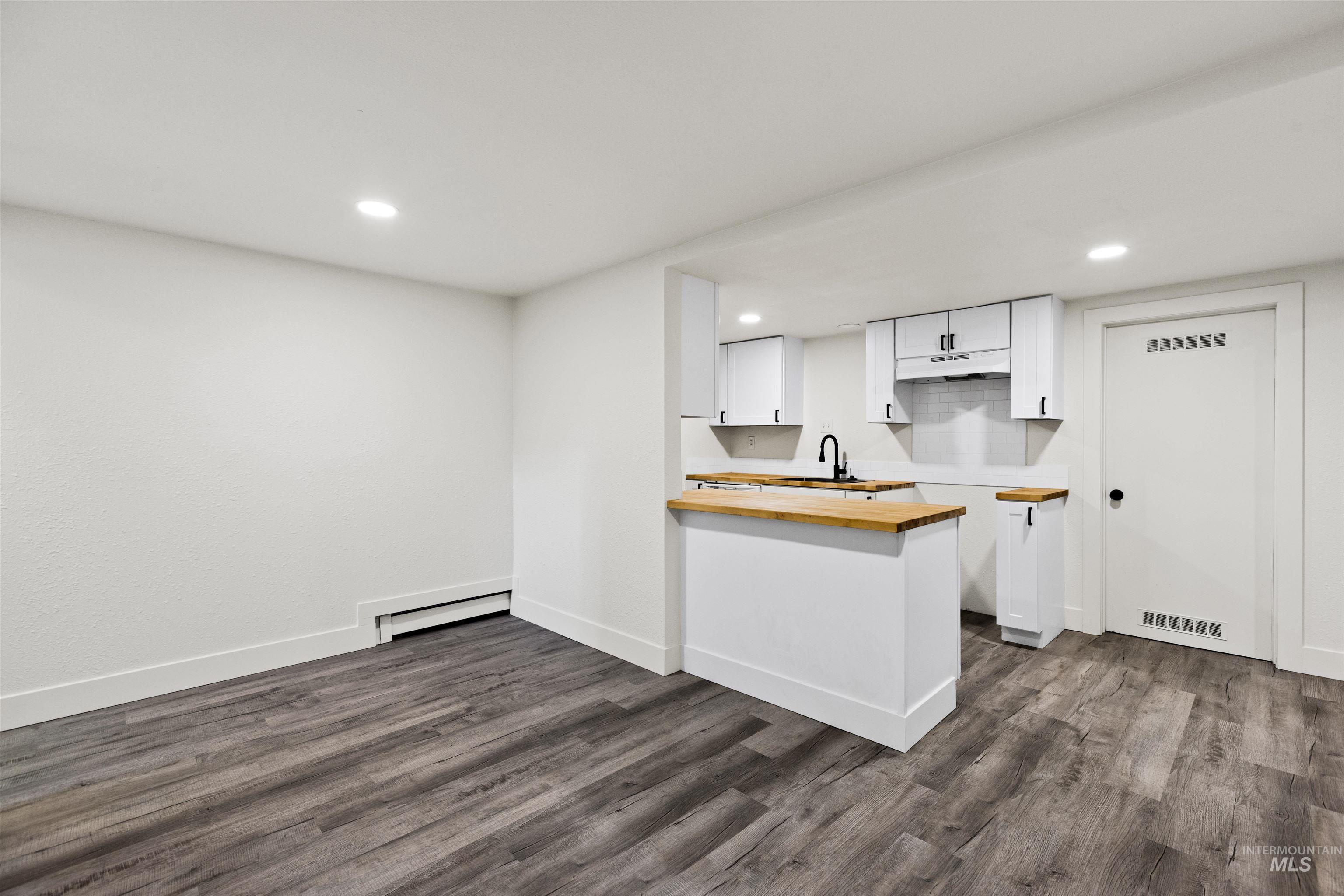 495 S 3rd East, Mountain Home, Idaho 83647, 3 Bedrooms, 1.5 Bathrooms, Residential Income For Sale, Price $575,000,MLS 98973172