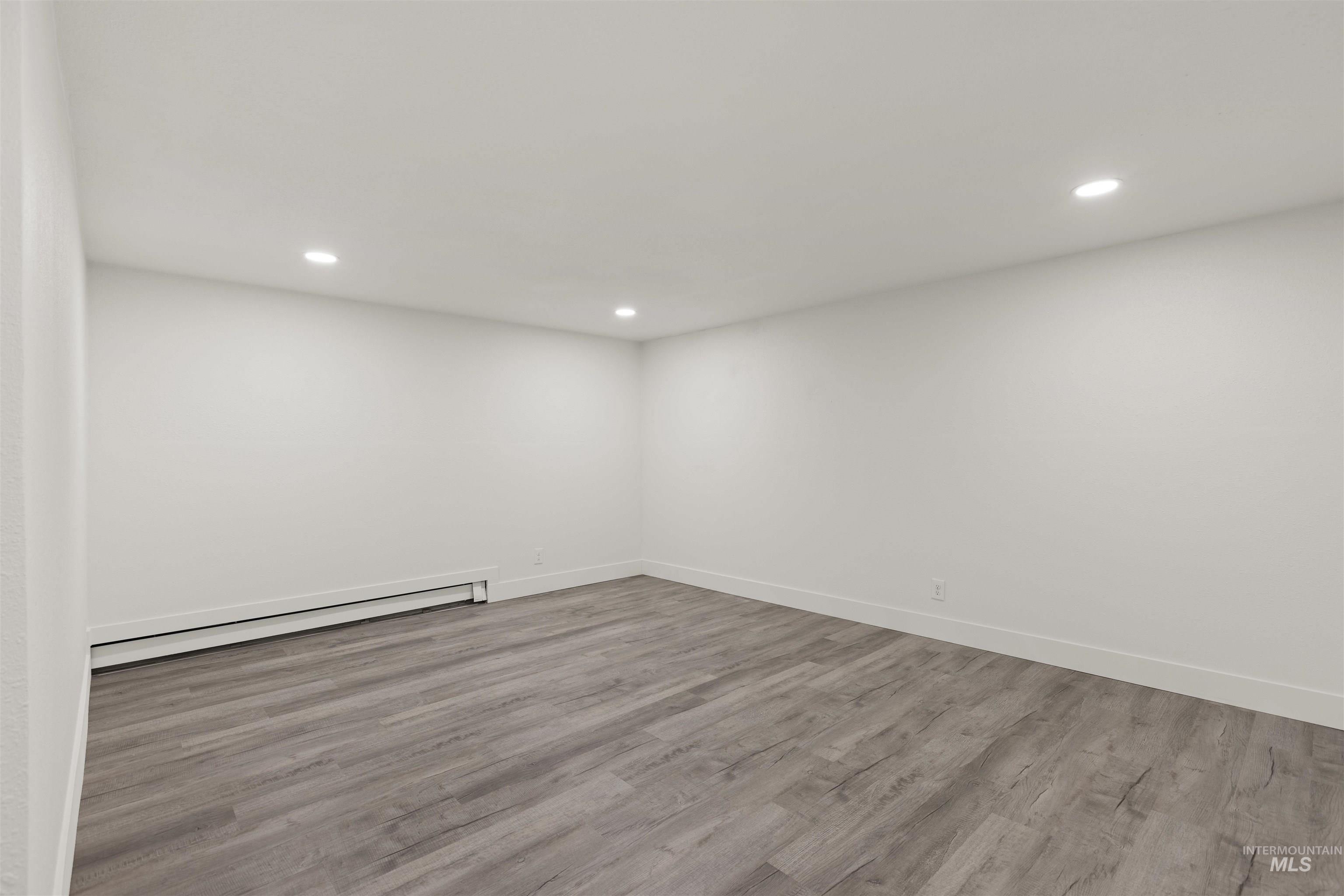 495 S 3rd East, Mountain Home, Idaho 83647, 3 Bedrooms, 1.5 Bathrooms, Residential Income For Sale, Price $575,000,MLS 98973172