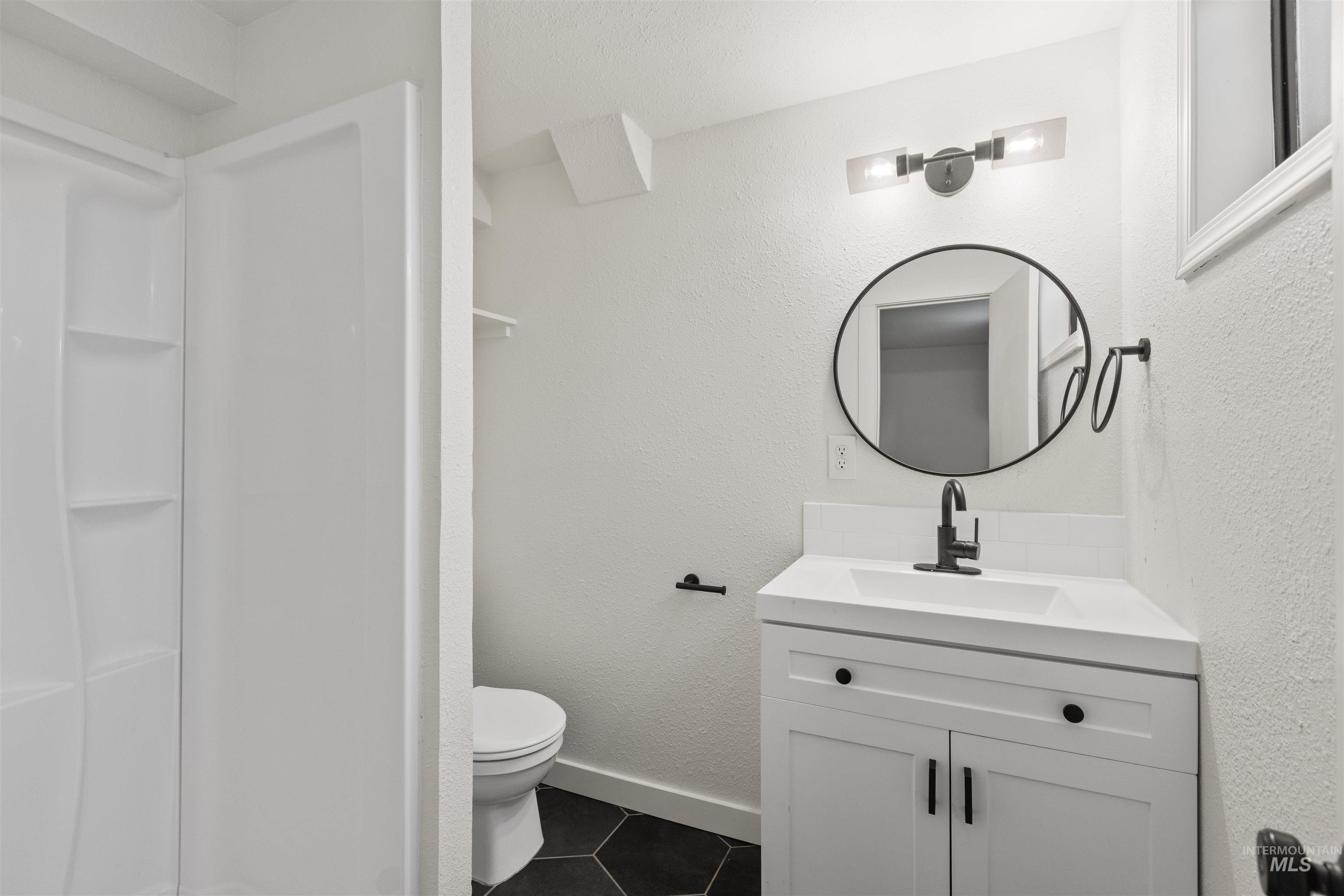 495 S 3rd East, Mountain Home, Idaho 83647, 3 Bedrooms, 1.5 Bathrooms, Residential Income For Sale, Price $575,000,MLS 98973172