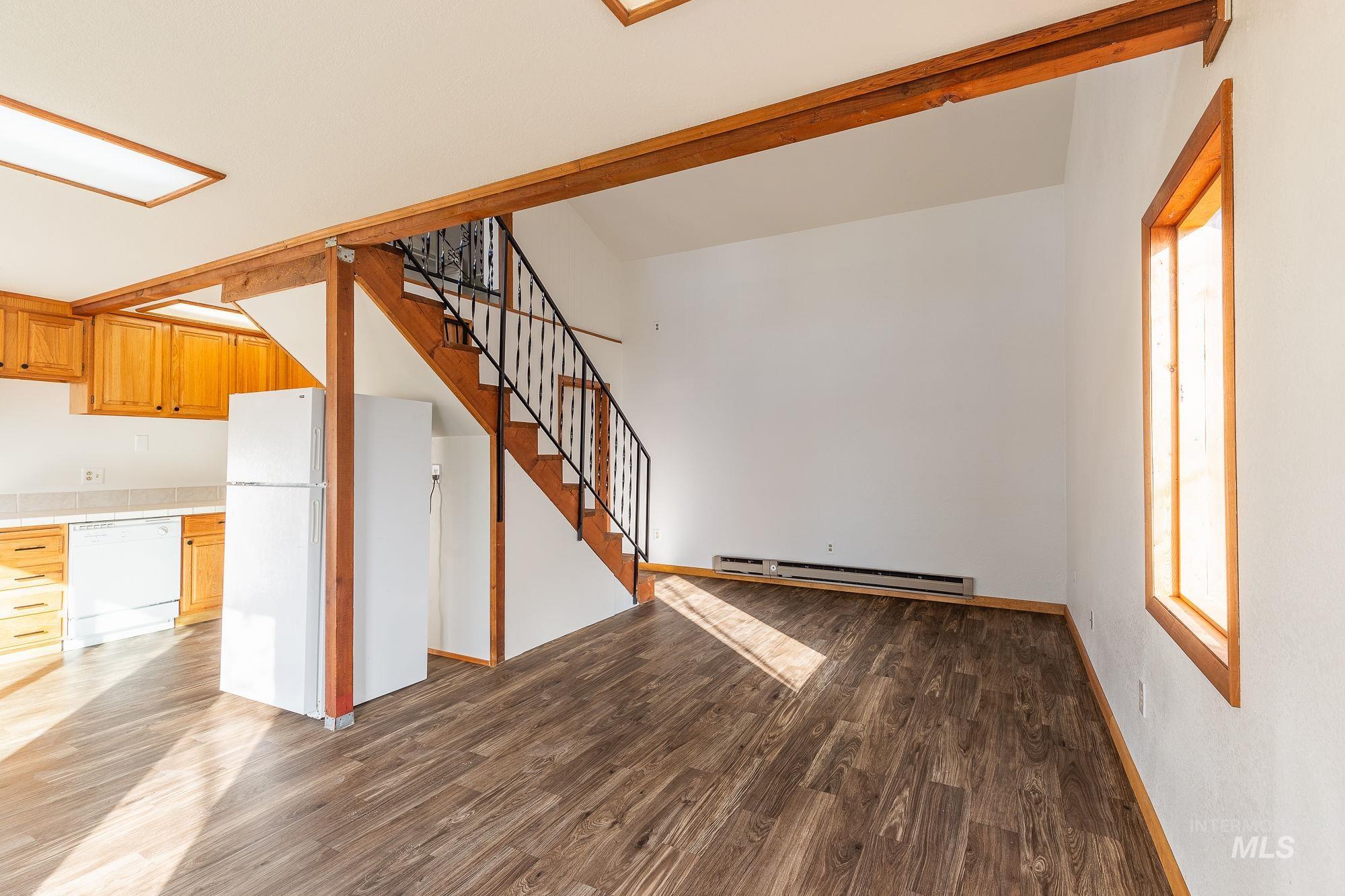 495 S 3rd East, Mountain Home, Idaho 83647, 3 Bedrooms, 1.5 Bathrooms, Residential Income For Sale, Price $575,000,MLS 98973172