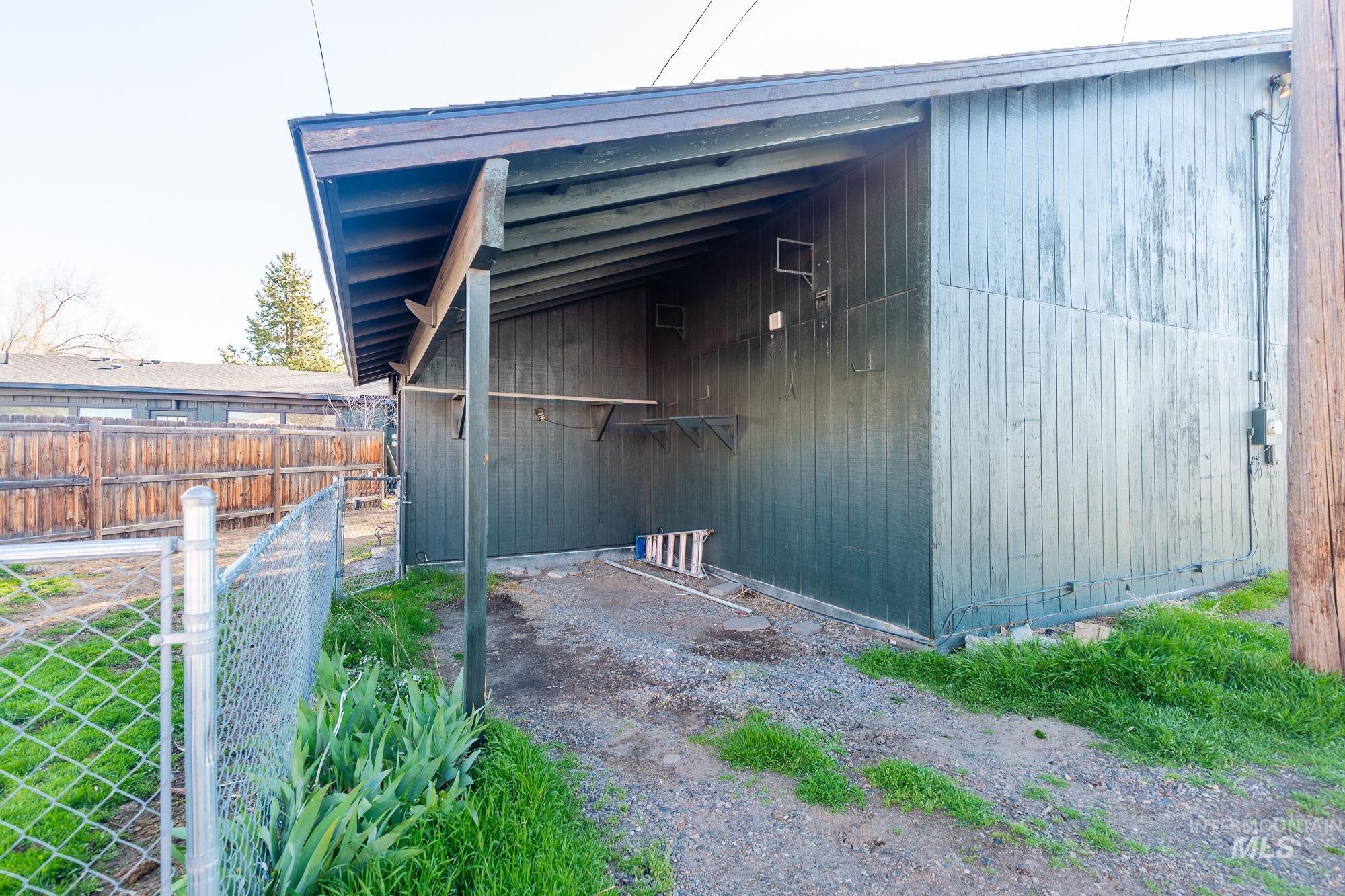 495 S 3rd East, Mountain Home, Idaho 83647, 3 Bedrooms, 1.5 Bathrooms, Residential Income For Sale, Price $575,000,MLS 98973172