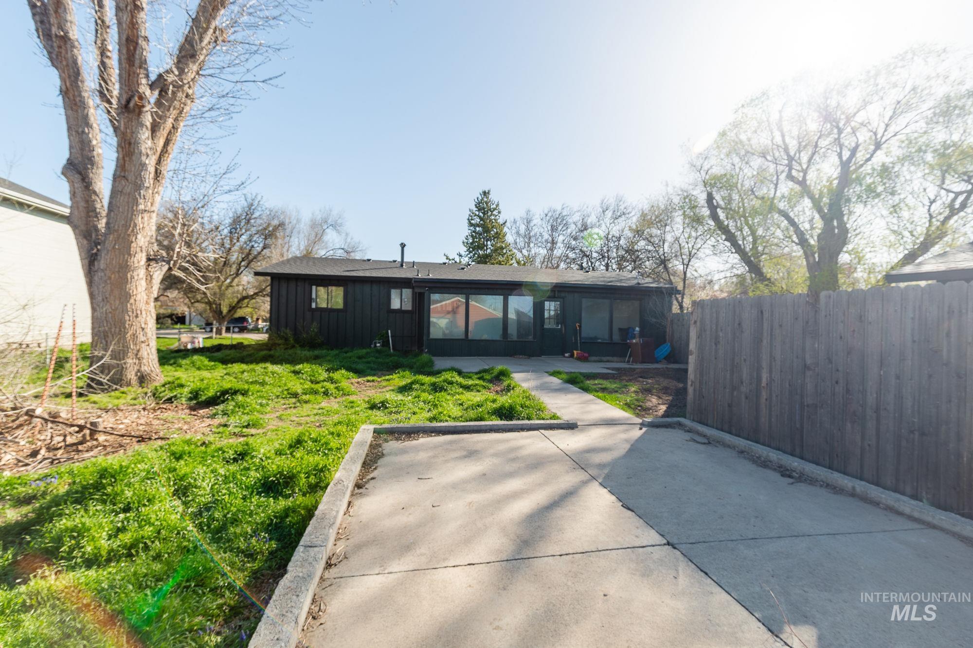 495 S 3rd East, Mountain Home, Idaho 83647, 3 Bedrooms, 1.5 Bathrooms, Residential Income For Sale, Price $575,000,MLS 98973172