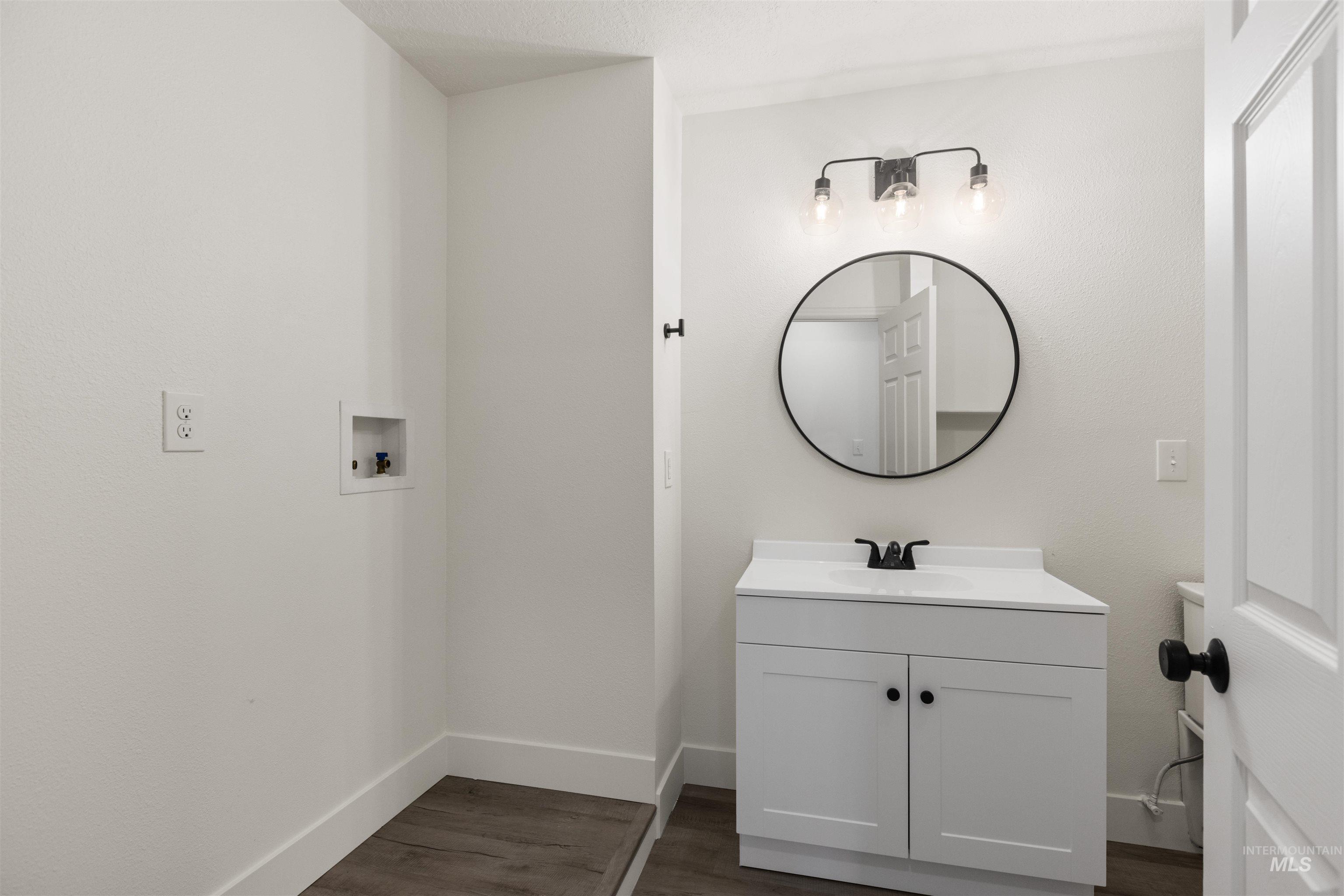 495 S 3rd East, Mountain Home, Idaho 83647, 3 Bedrooms, 1.5 Bathrooms, Residential Income For Sale, Price $575,000,MLS 98973172