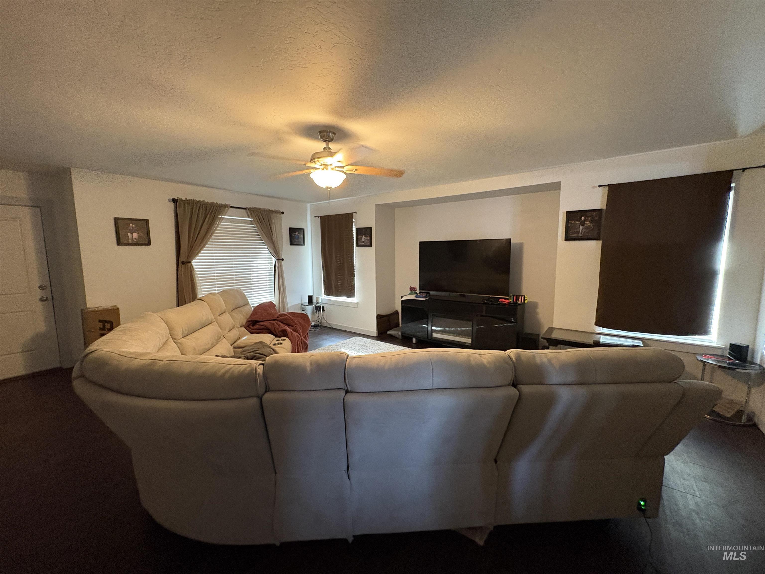 740 SW Miner St, Mountain Home, Idaho 83647-0000, 5 Bedrooms, 2.5 Bathrooms, Residential For Sale, Price $399,900,MLS 98973173