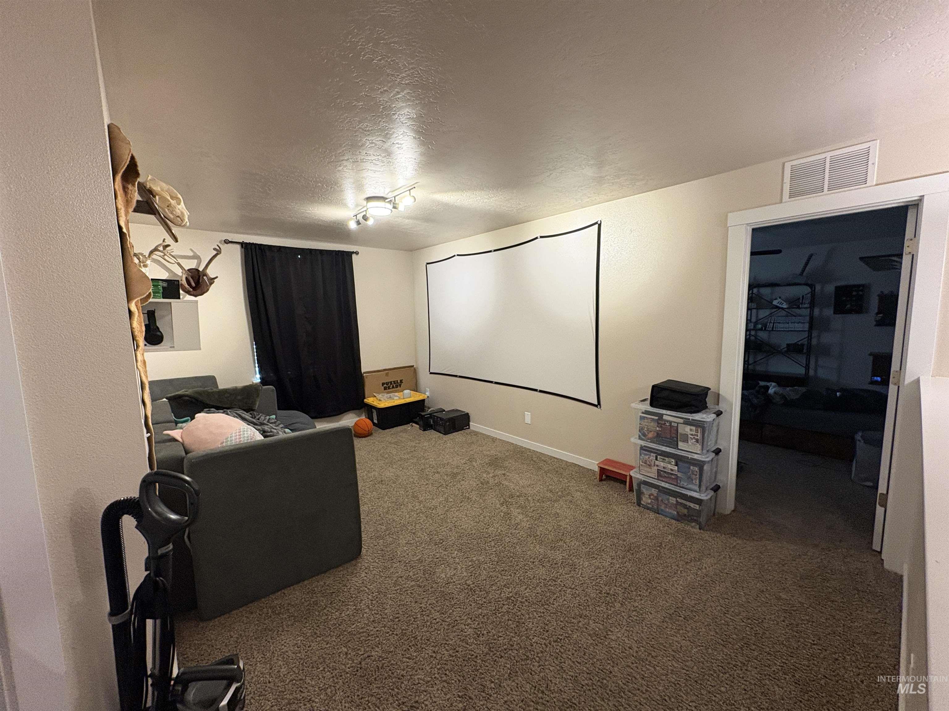 740 SW Miner St, Mountain Home, Idaho 83647-0000, 5 Bedrooms, 2.5 Bathrooms, Residential For Sale, Price $399,900,MLS 98973173