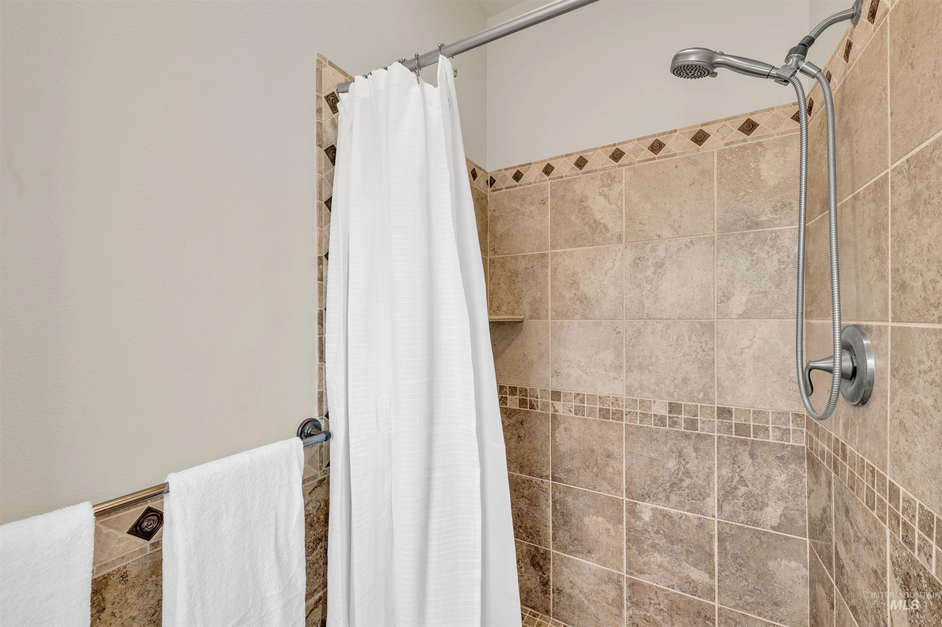 2605 Springcrest Street, Caldwell, Idaho 83607, 4 Bedrooms, 3 Bathrooms, Residential For Sale, Price $484,900,MLS 98973174