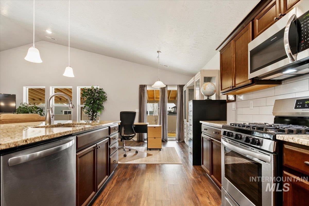 19361 kiowa, Caldwell, Idaho 83605, 4 Bedrooms, 2 Bathrooms, Residential For Sale, Price $439,999,MLS 98973175