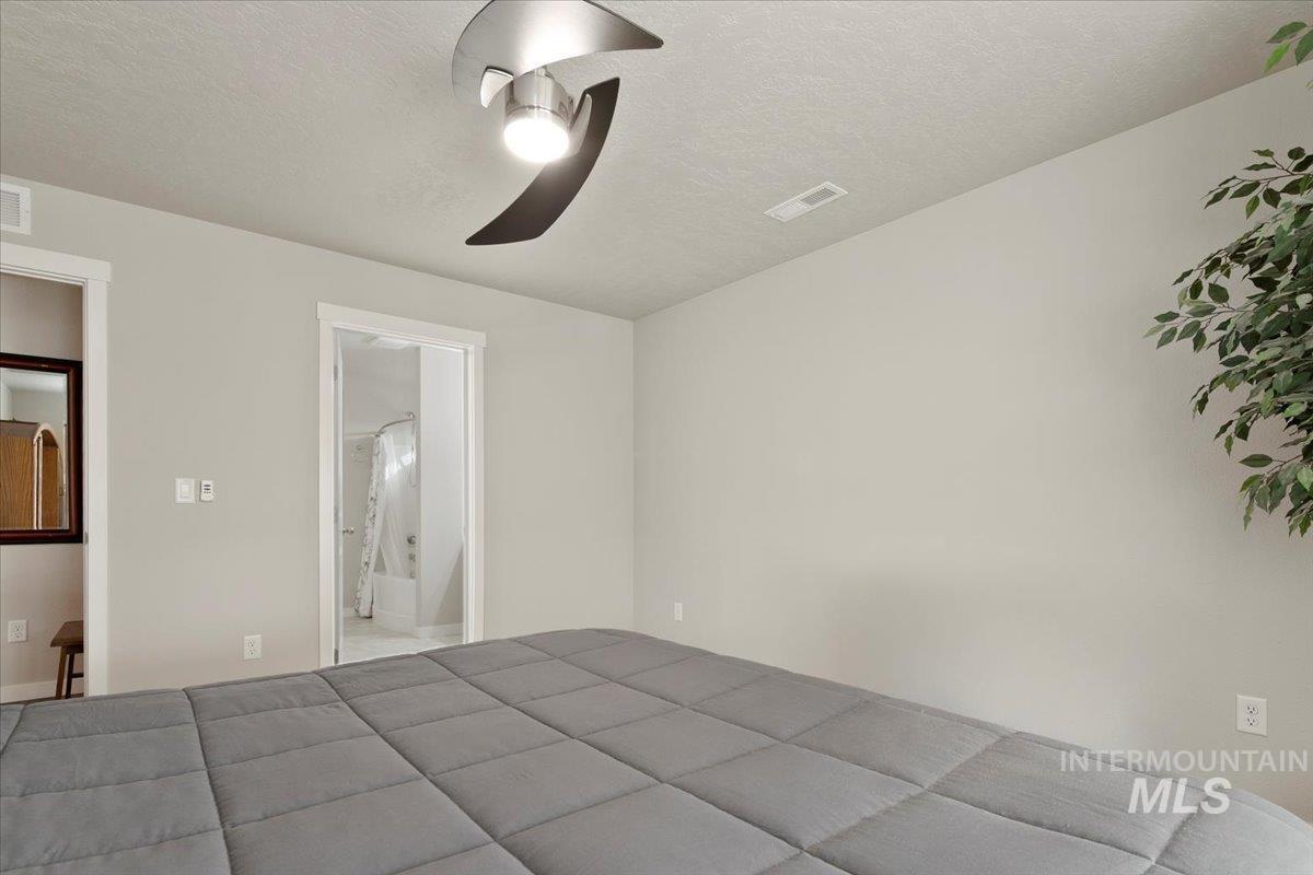 19361 kiowa, Caldwell, Idaho 83605, 4 Bedrooms, 2 Bathrooms, Residential For Sale, Price $439,999,MLS 98973175