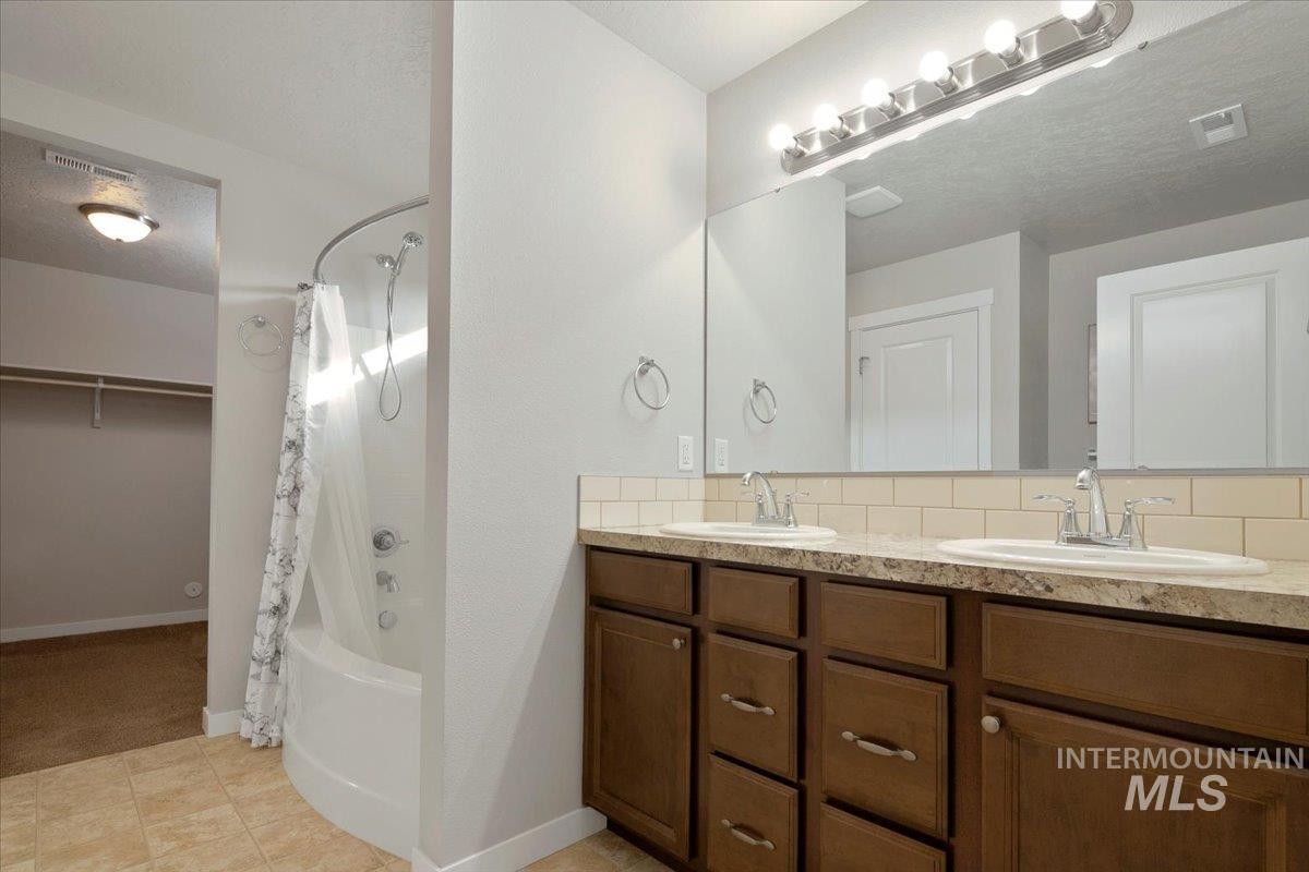 19361 kiowa, Caldwell, Idaho 83605, 4 Bedrooms, 2 Bathrooms, Residential For Sale, Price $439,999,MLS 98973175