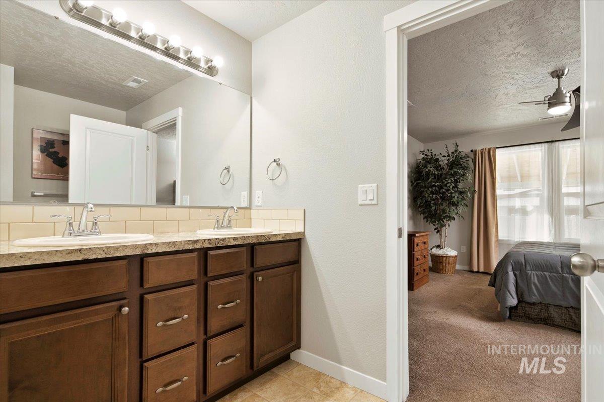 19361 kiowa, Caldwell, Idaho 83605, 4 Bedrooms, 2 Bathrooms, Residential For Sale, Price $439,999,MLS 98973175