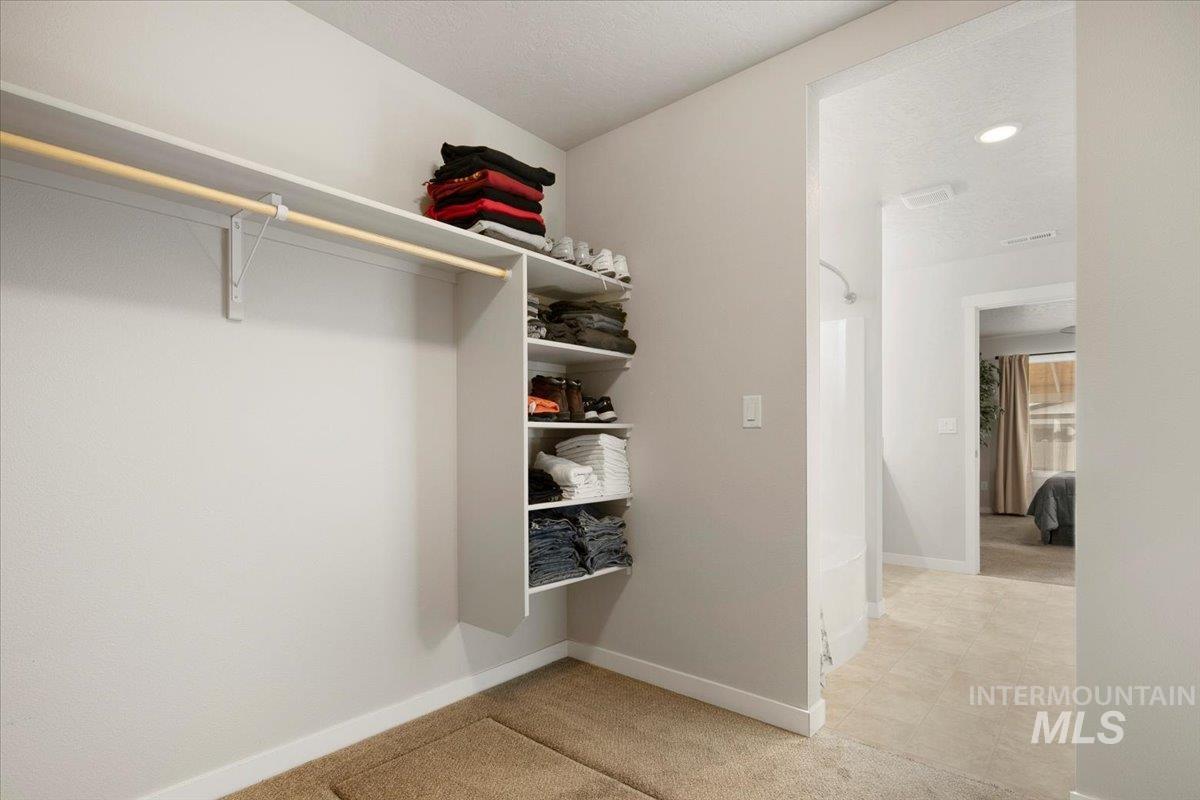 19361 kiowa, Caldwell, Idaho 83605, 4 Bedrooms, 2 Bathrooms, Residential For Sale, Price $439,999,MLS 98973175