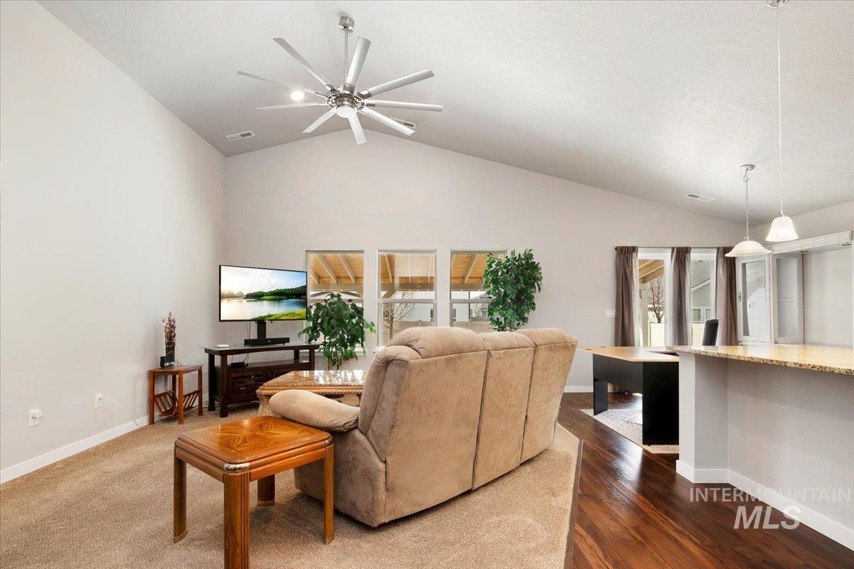 19361 kiowa, Caldwell, Idaho 83605, 4 Bedrooms, 2 Bathrooms, Residential For Sale, Price $439,999,MLS 98973175