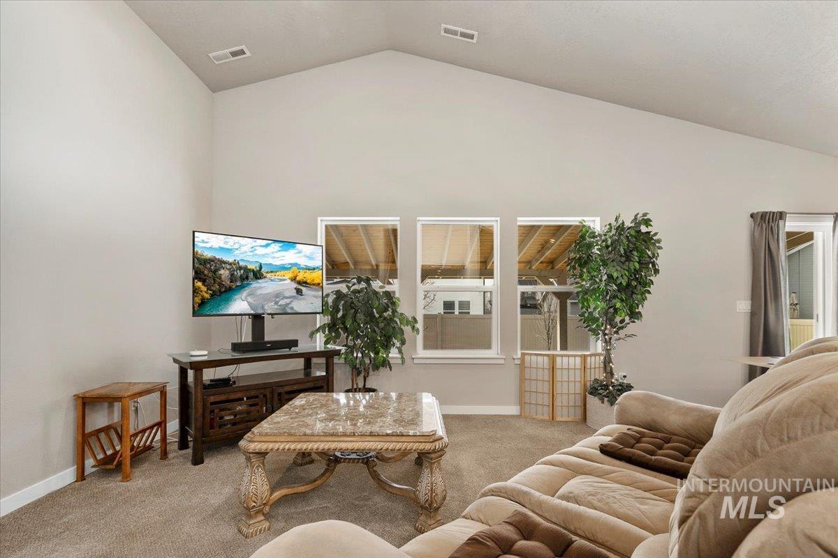 19361 kiowa, Caldwell, Idaho 83605, 4 Bedrooms, 2 Bathrooms, Residential For Sale, Price $439,999,MLS 98973175