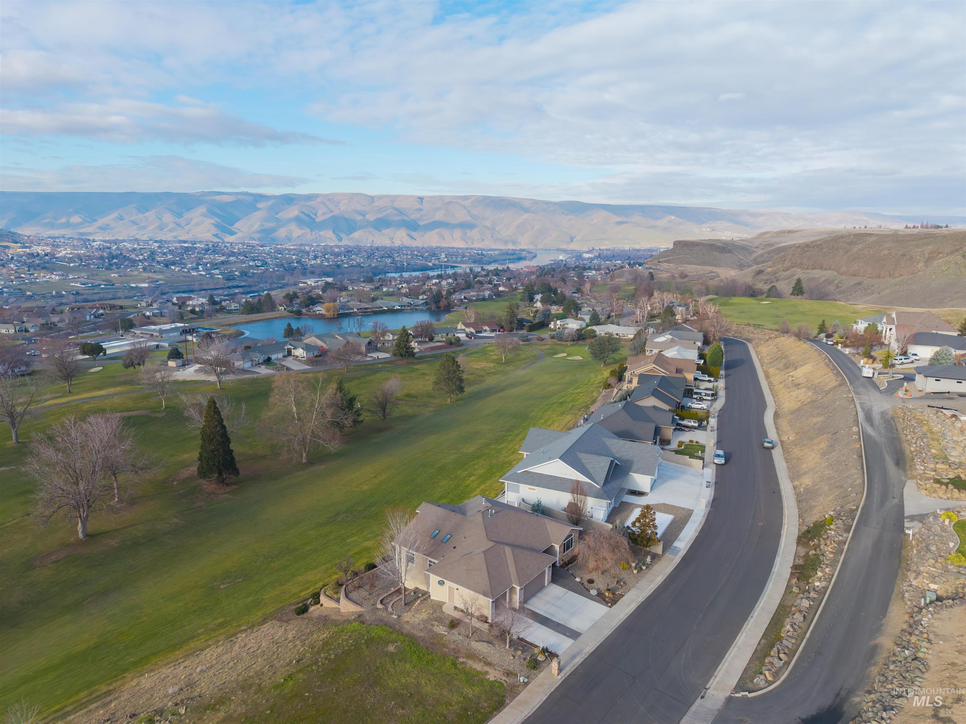 3978 Foothills Dr, Lewiston, Idaho 83501, 4 Bedrooms, 3 Bathrooms, Residential For Sale, Price $799,000,MLS 98973176