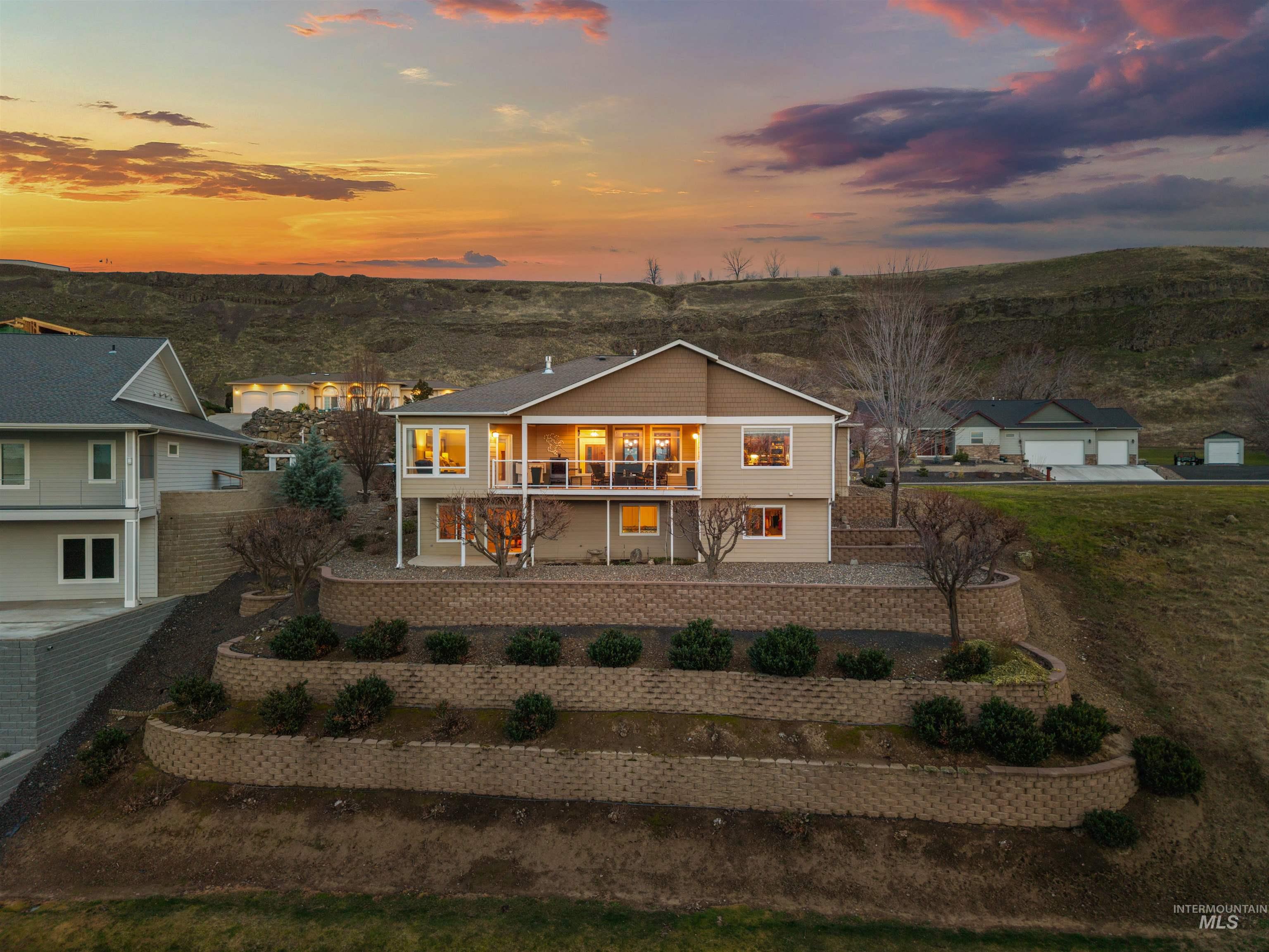 3978 Foothills Dr, Lewiston, Idaho 83501, 4 Bedrooms, 3 Bathrooms, Residential For Sale, Price $799,000,MLS 98973176