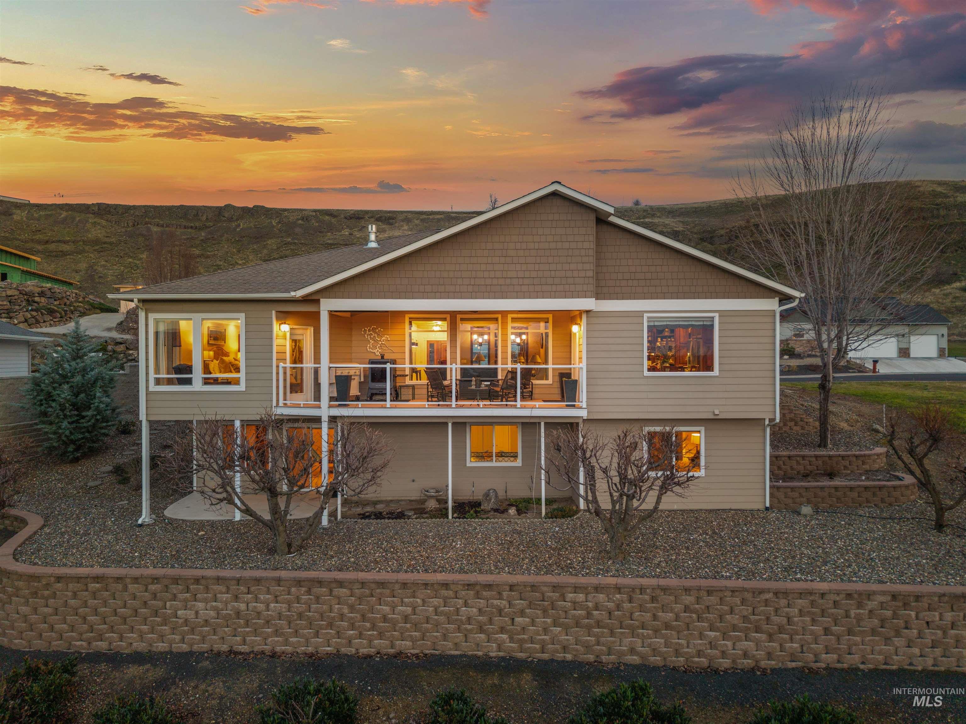 3978 Foothills Dr, Lewiston, Idaho 83501, 4 Bedrooms, 3 Bathrooms, Residential For Sale, Price $799,000,MLS 98973176