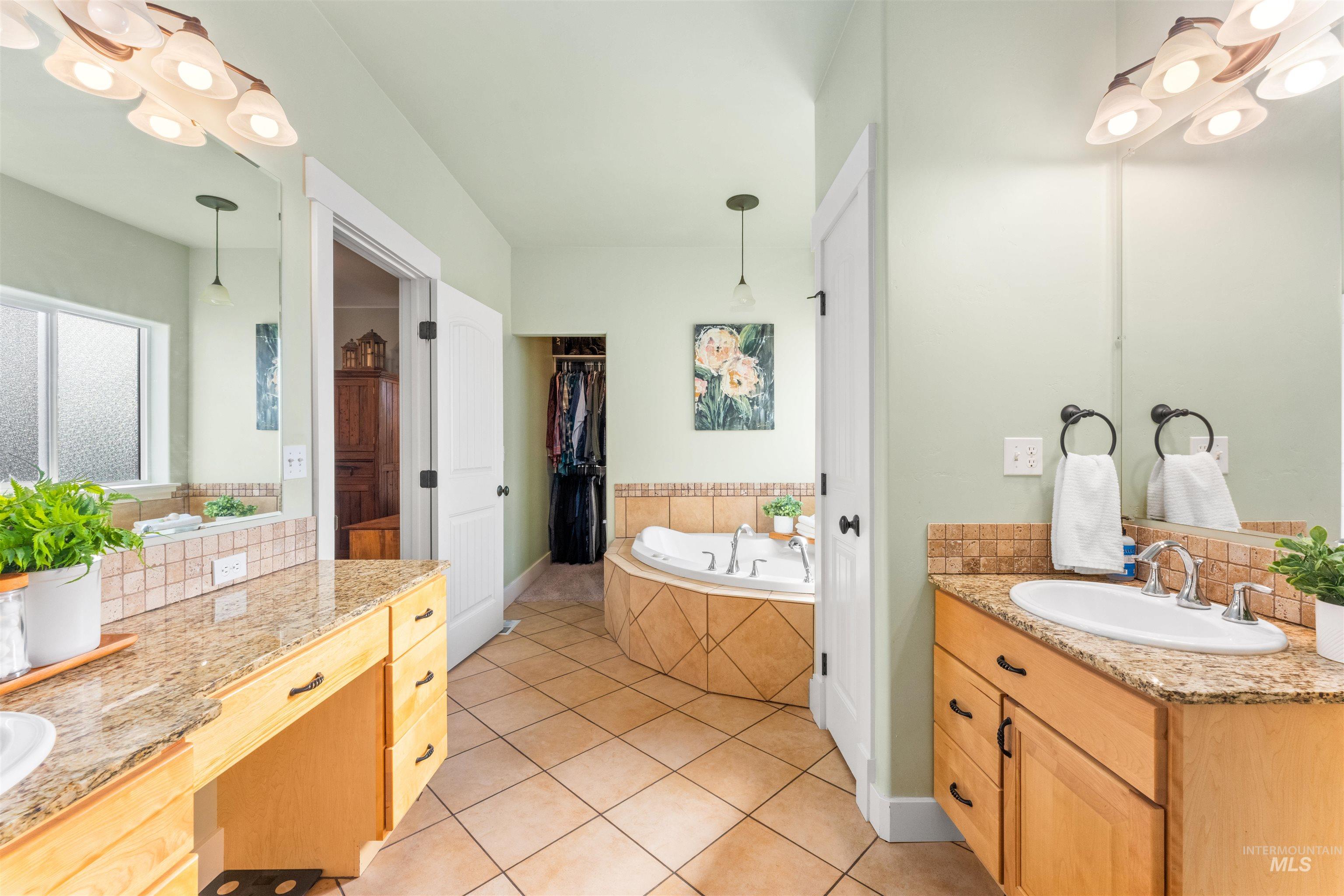 2021 W Sagwon Dr, Kuna, Idaho 83634, 5 Bedrooms, 3 Bathrooms, Residential For Sale, Price $874,900,MLS 98973180