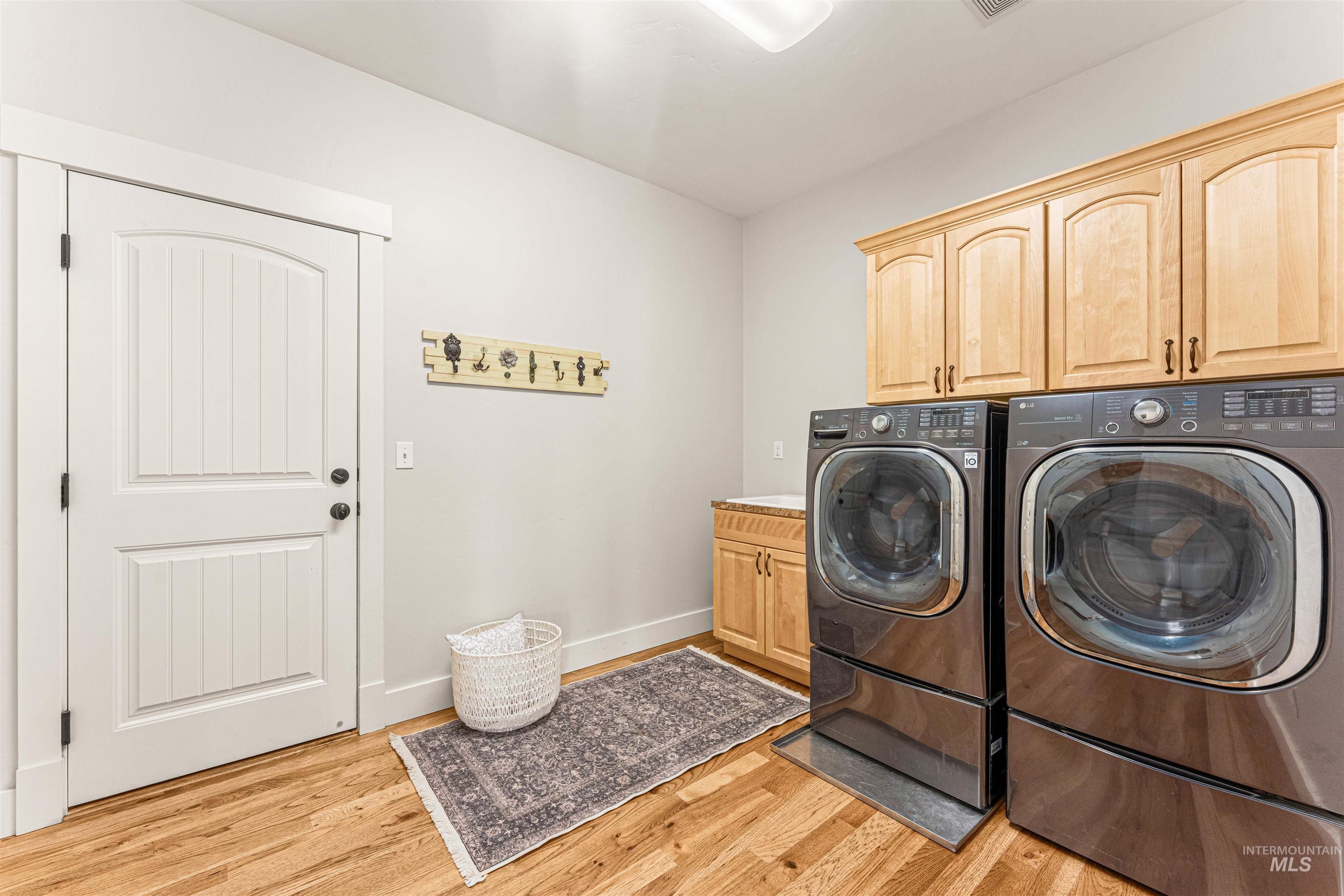 2021 W Sagwon Dr, Kuna, Idaho 83634, 5 Bedrooms, 3 Bathrooms, Residential For Sale, Price $874,900,MLS 98973180