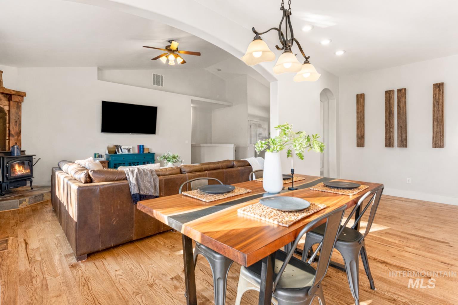 2021 W Sagwon Dr, Kuna, Idaho 83634, 5 Bedrooms, 3 Bathrooms, Residential For Sale, Price $874,900,MLS 98973180