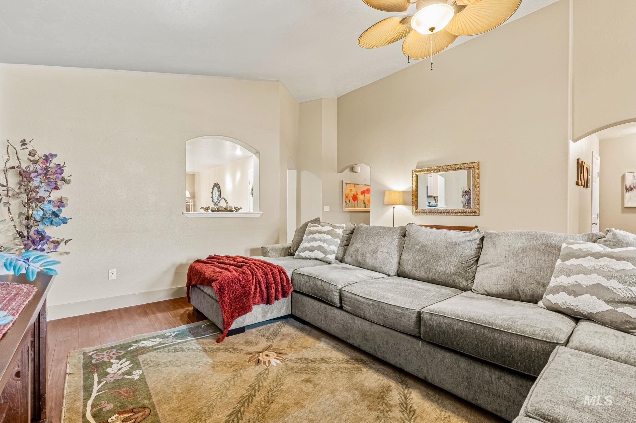 283 E Producer Dr, Meridian, Idaho 83646, 3 Bedrooms, 2 Bathrooms, Residential For Sale, Price $459,900,MLS 98973181