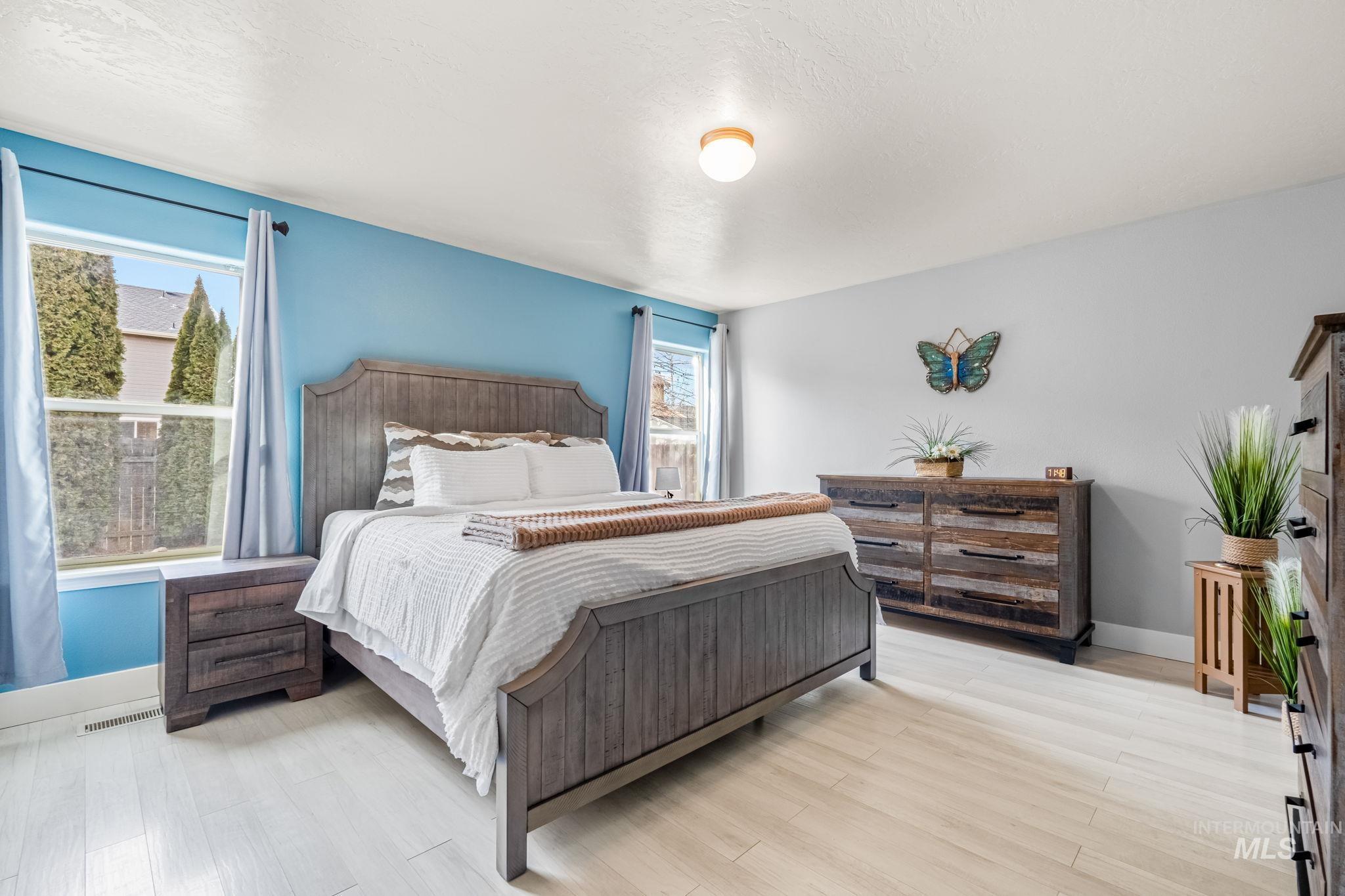 283 E Producer Dr, Meridian, Idaho 83646, 3 Bedrooms, 2 Bathrooms, Residential For Sale, Price $459,900,MLS 98973181