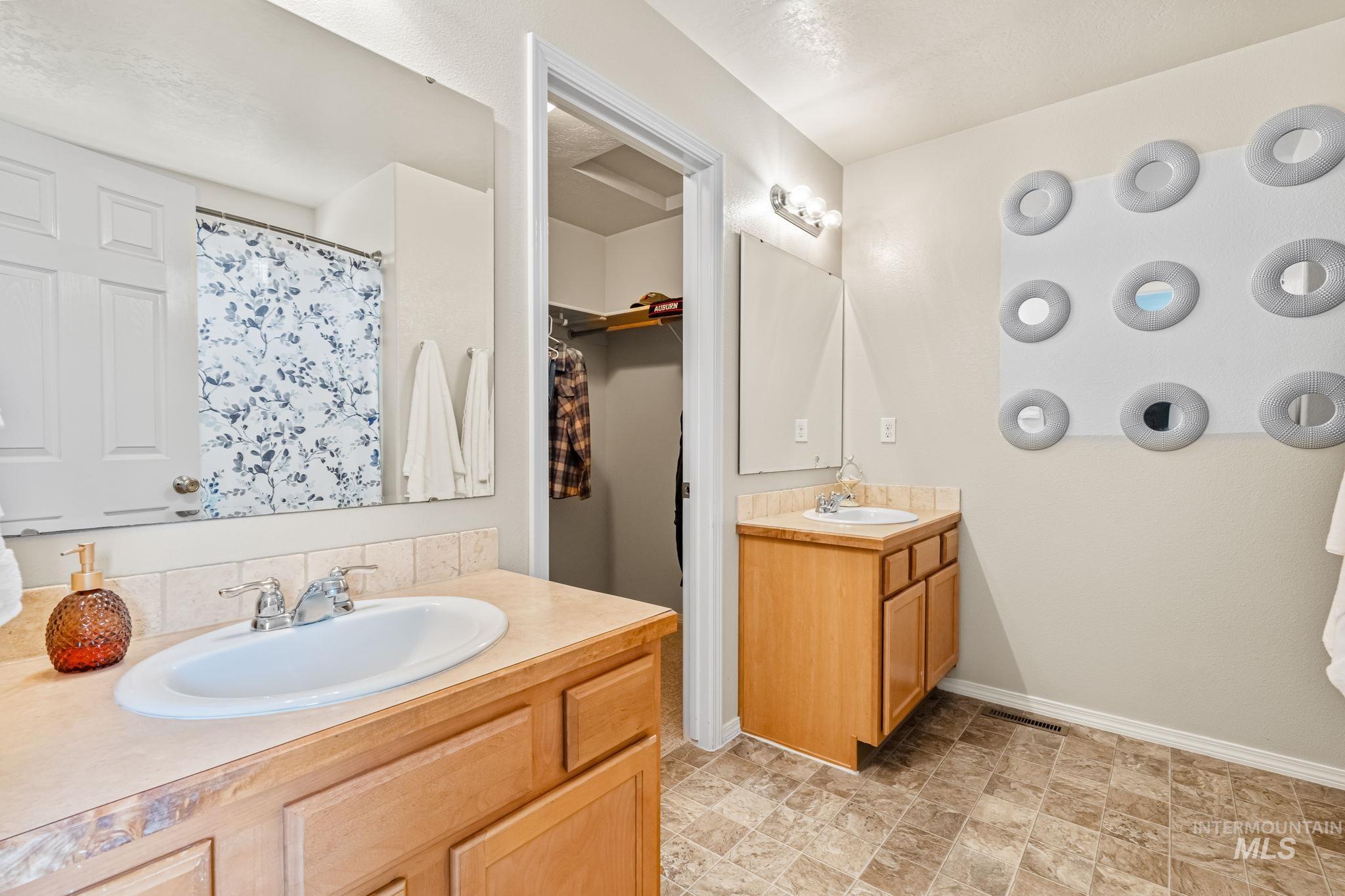 283 E Producer Dr, Meridian, Idaho 83646, 3 Bedrooms, 2 Bathrooms, Residential For Sale, Price $459,900,MLS 98973181