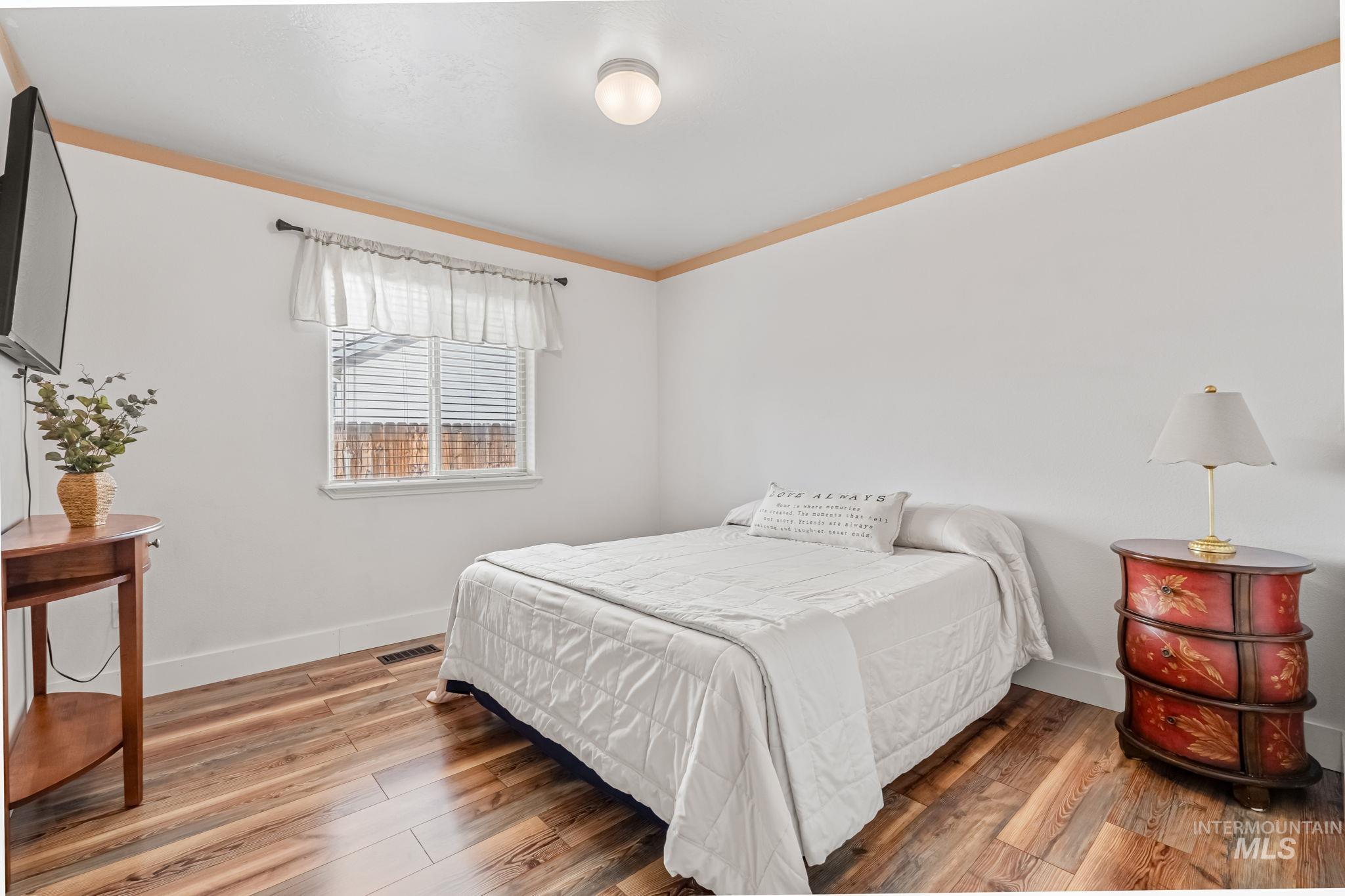 283 E Producer Dr, Meridian, Idaho 83646, 3 Bedrooms, 2 Bathrooms, Residential For Sale, Price $459,900,MLS 98973181