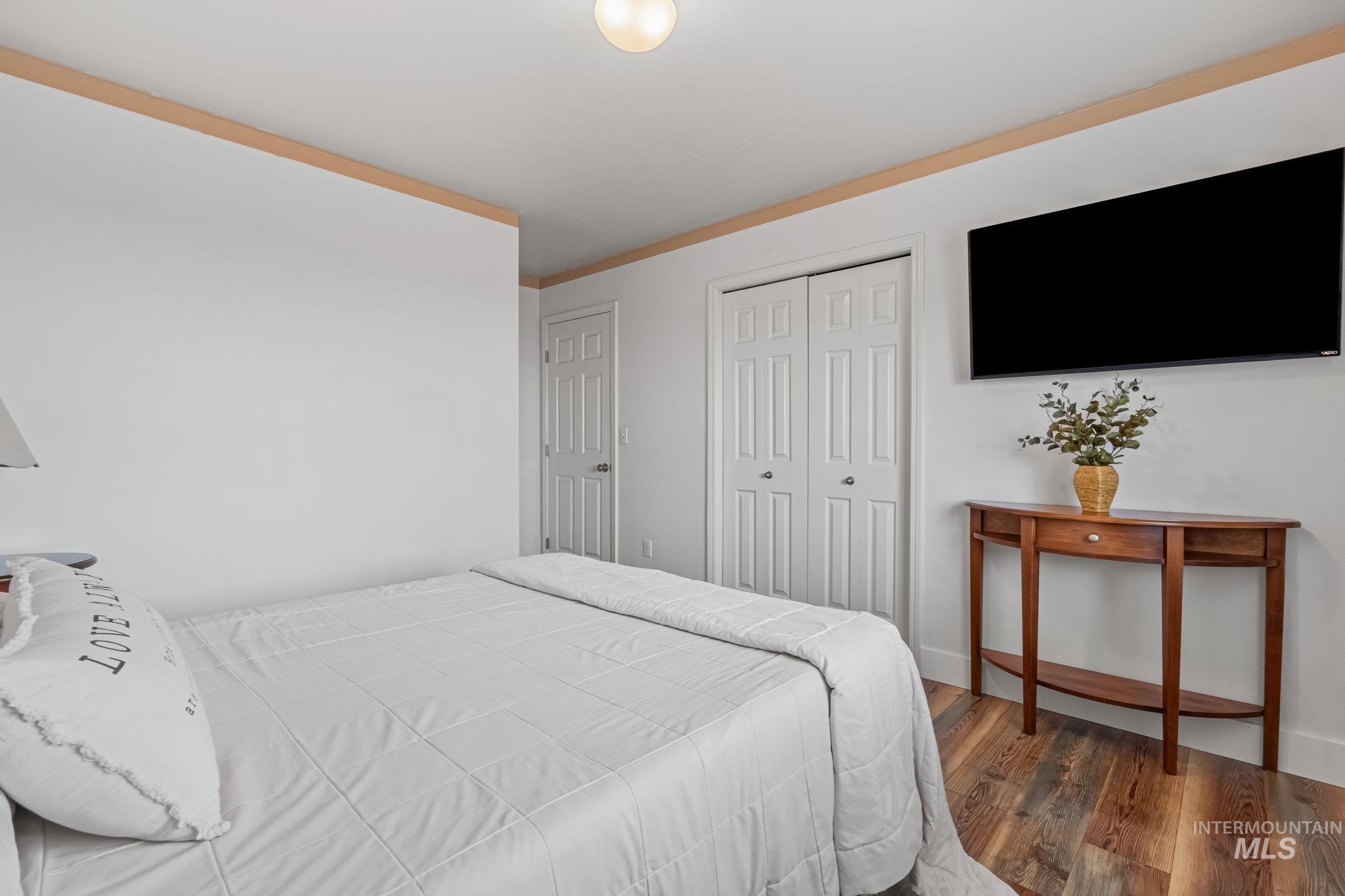 283 E Producer Dr, Meridian, Idaho 83646, 3 Bedrooms, 2 Bathrooms, Residential For Sale, Price $459,900,MLS 98973181