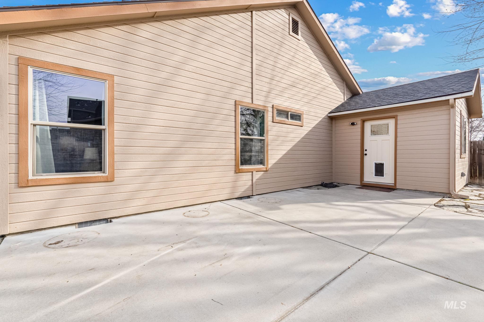 283 E Producer Dr, Meridian, Idaho 83646, 3 Bedrooms, 2 Bathrooms, Residential For Sale, Price $459,900,MLS 98973181