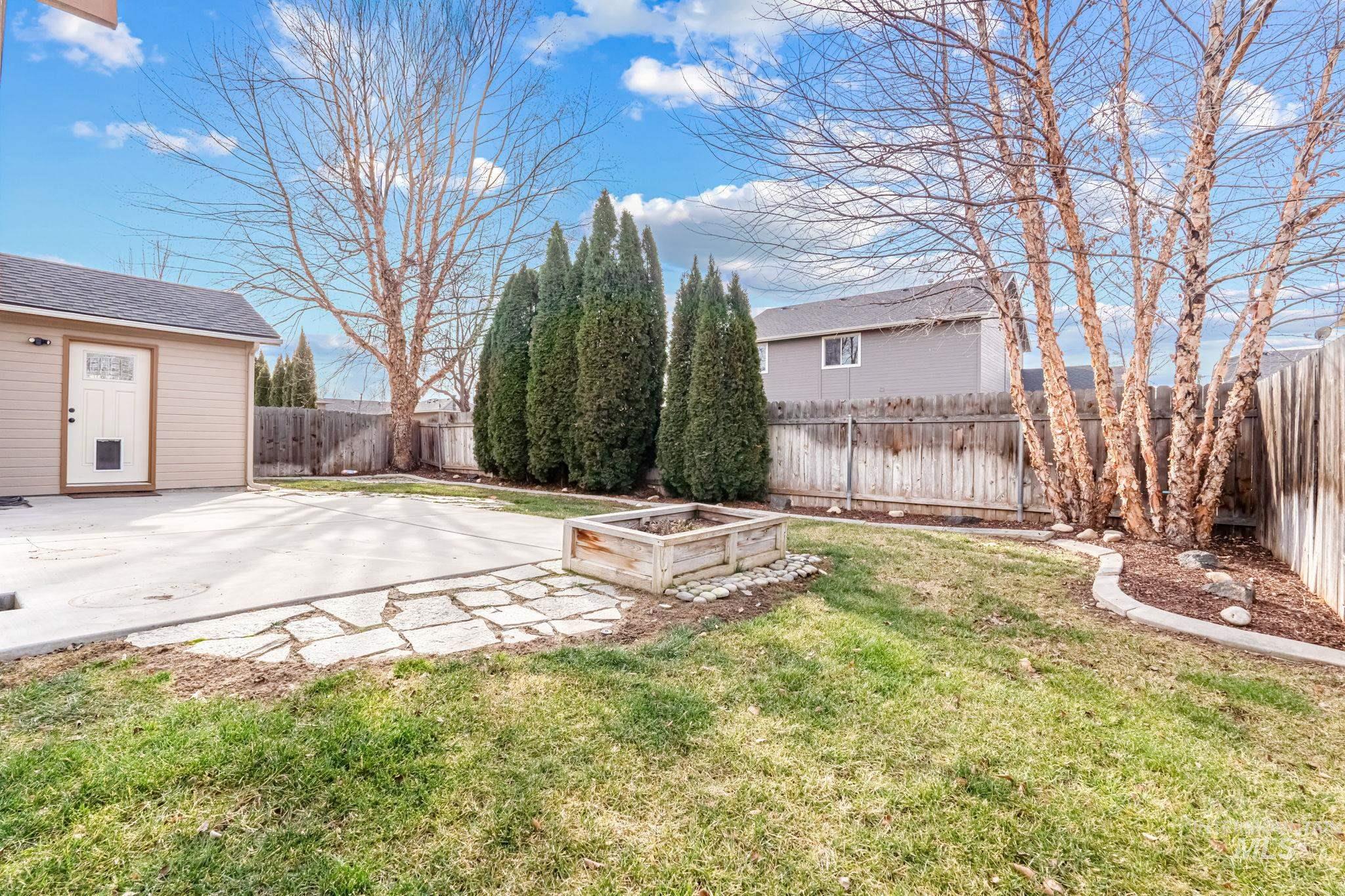 283 E Producer Dr, Meridian, Idaho 83646, 3 Bedrooms, 2 Bathrooms, Residential For Sale, Price $459,900,MLS 98973181