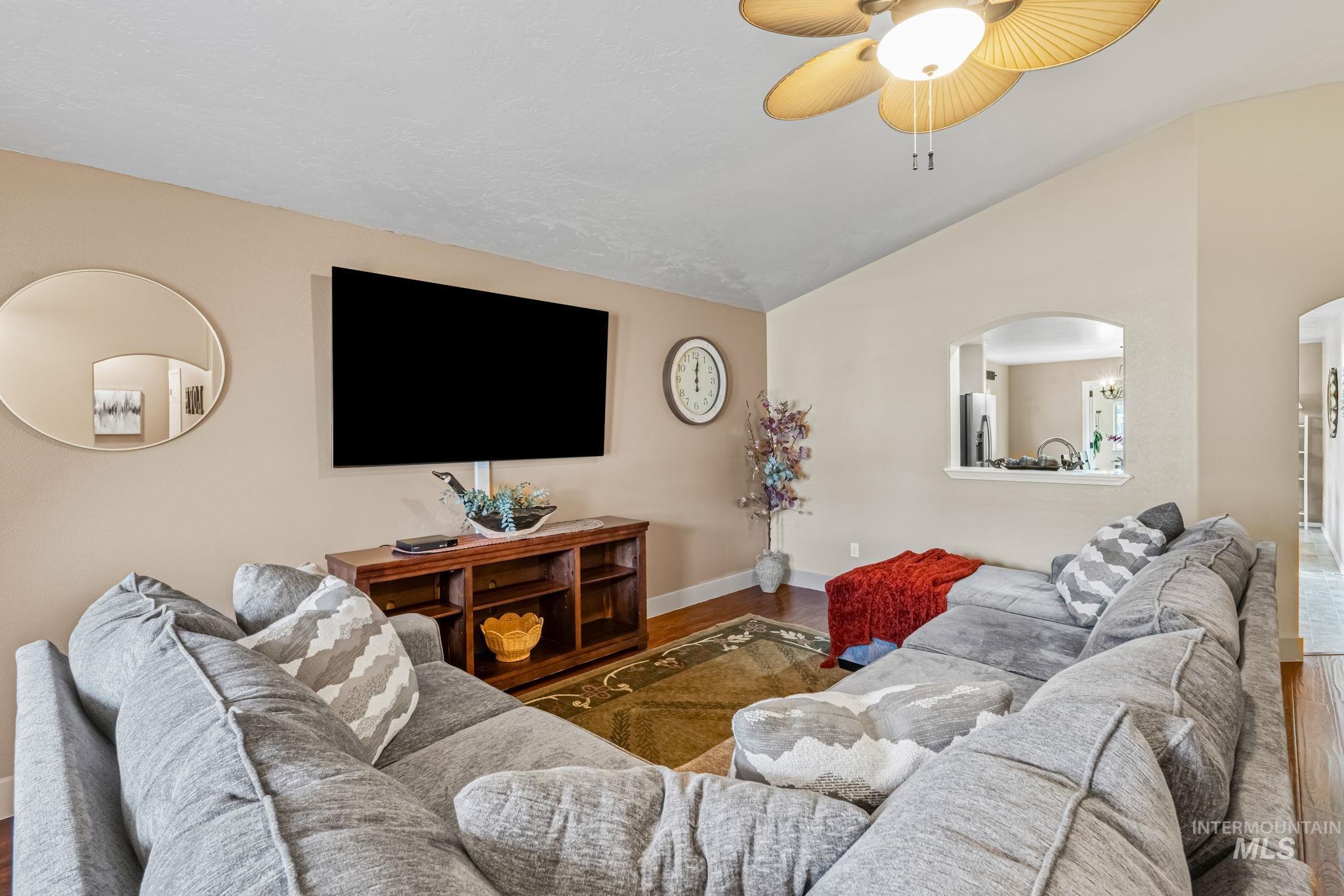 283 E Producer Dr, Meridian, Idaho 83646, 3 Bedrooms, 2 Bathrooms, Residential For Sale, Price $459,900,MLS 98973181