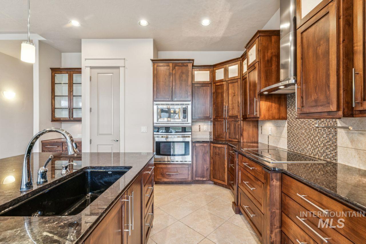 2254 E Trail Blazer Dr, Meridian, Idaho 83646, 3 Bedrooms, 2.5 Bathrooms, Residential For Sale, Price $675,000,MLS 98973182