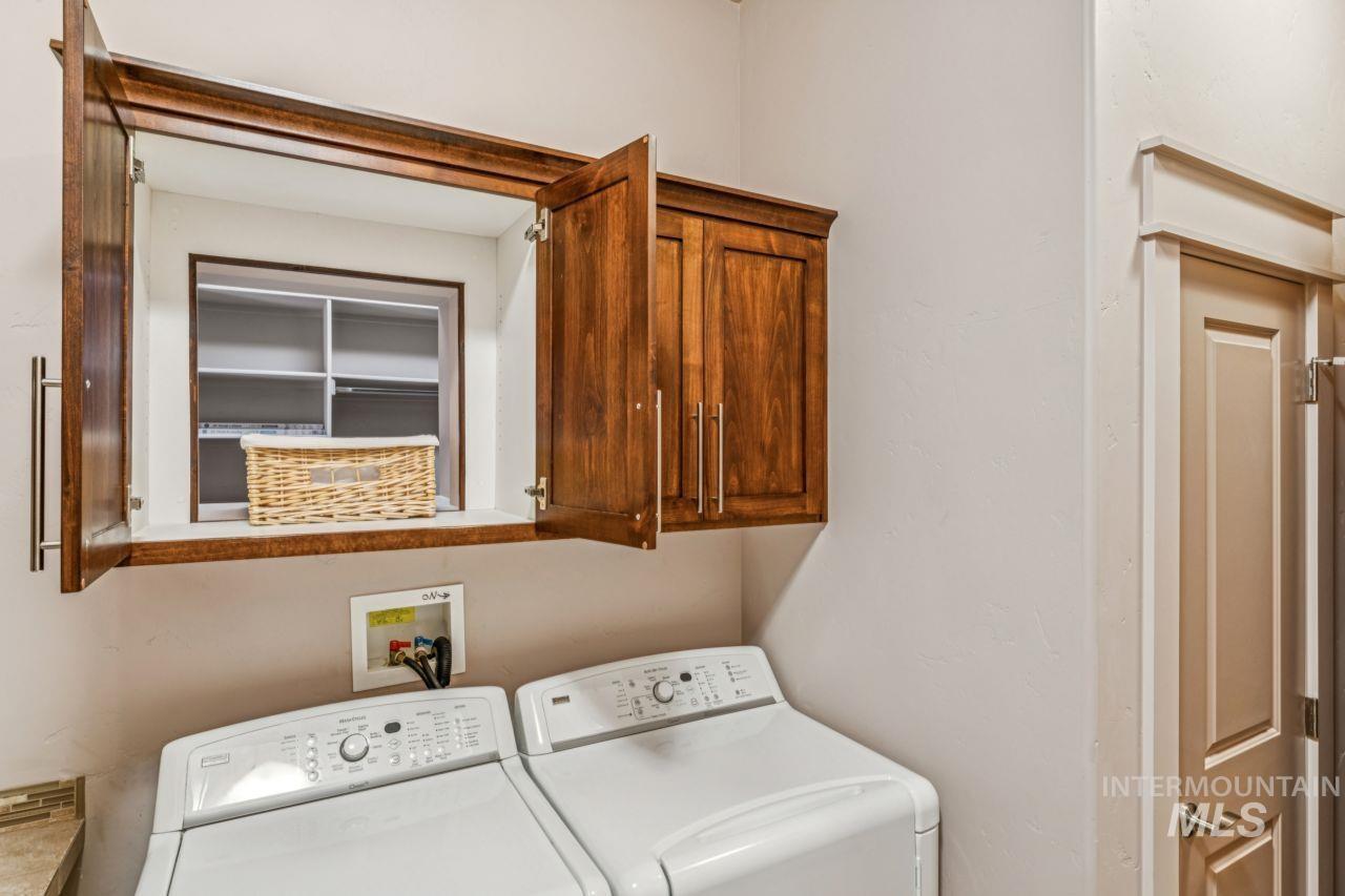 2254 E Trail Blazer Dr, Meridian, Idaho 83646, 3 Bedrooms, 2.5 Bathrooms, Residential For Sale, Price $675,000,MLS 98973182