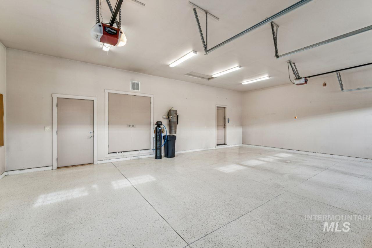 2254 E Trail Blazer Dr, Meridian, Idaho 83646, 3 Bedrooms, 2.5 Bathrooms, Residential For Sale, Price $675,000,MLS 98973182