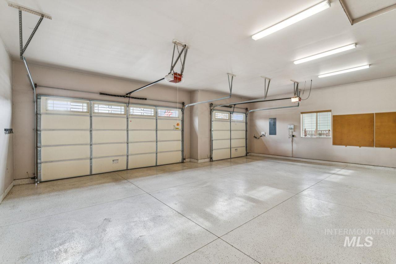 2254 E Trail Blazer Dr, Meridian, Idaho 83646, 3 Bedrooms, 2.5 Bathrooms, Residential For Sale, Price $675,000,MLS 98973182