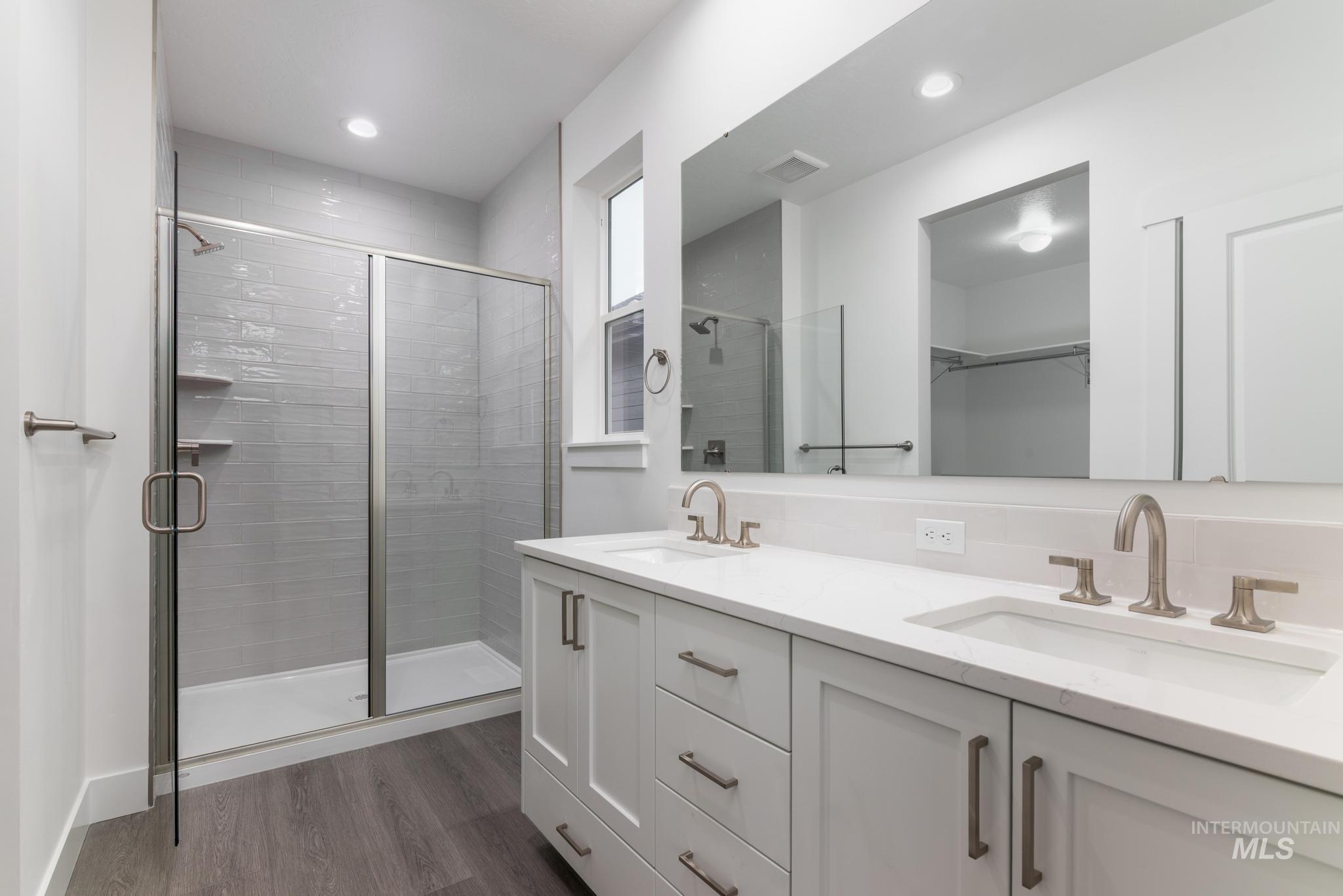 5923 W Snow Currant St, Meridian, Idaho 83646, 3 Bedrooms, 2 Bathrooms, Residential For Sale, Price $499,000,MLS 98973185