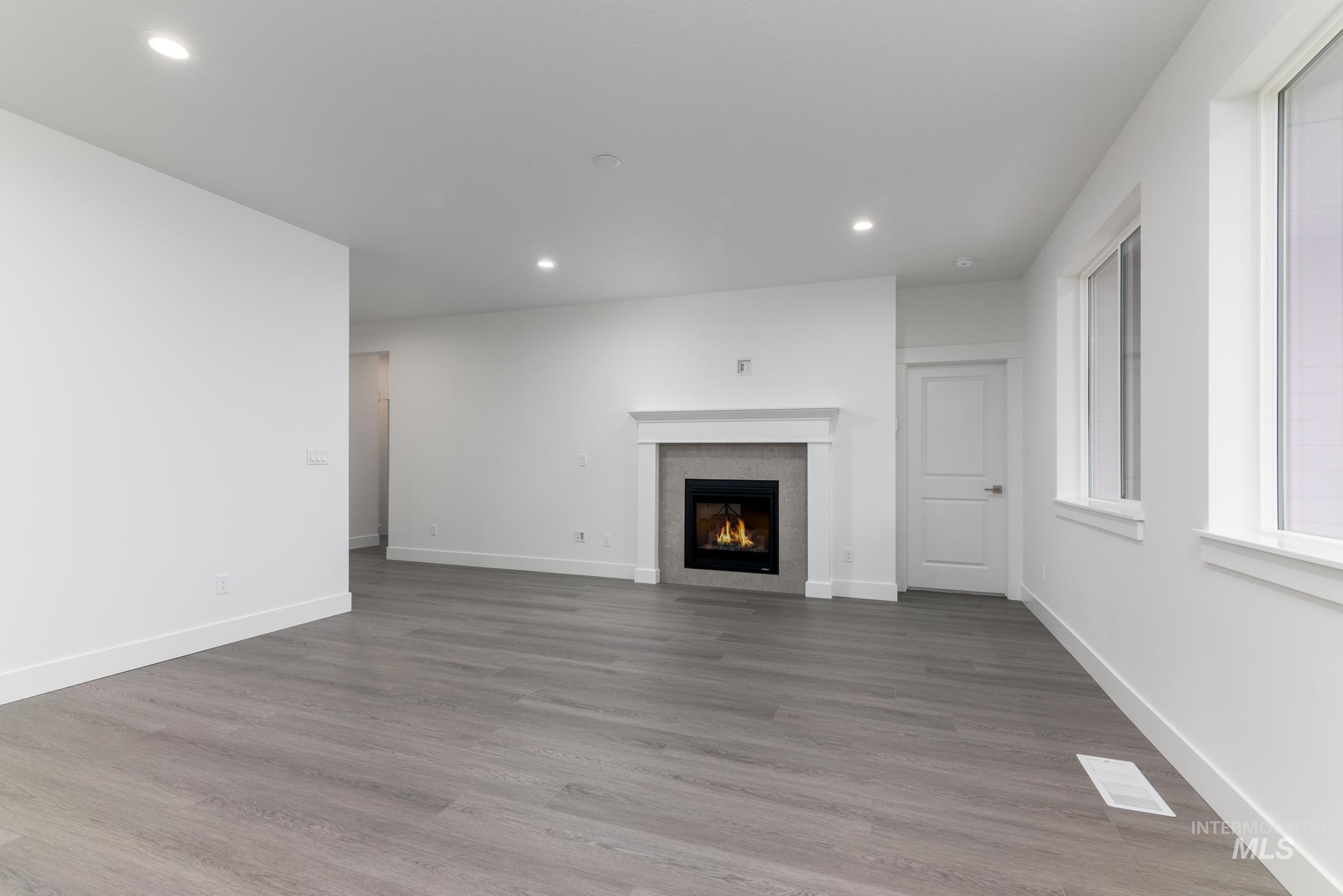 5923 W Snow Currant St, Meridian, Idaho 83646, 3 Bedrooms, 2 Bathrooms, Residential For Sale, Price $499,000,MLS 98973185