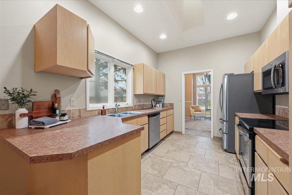 3358 E Boulder Heights Dr., Boise, Idaho 83712, 3 Bedrooms, 2 Bathrooms, Residential For Sale, Price $615,000,MLS 98973187