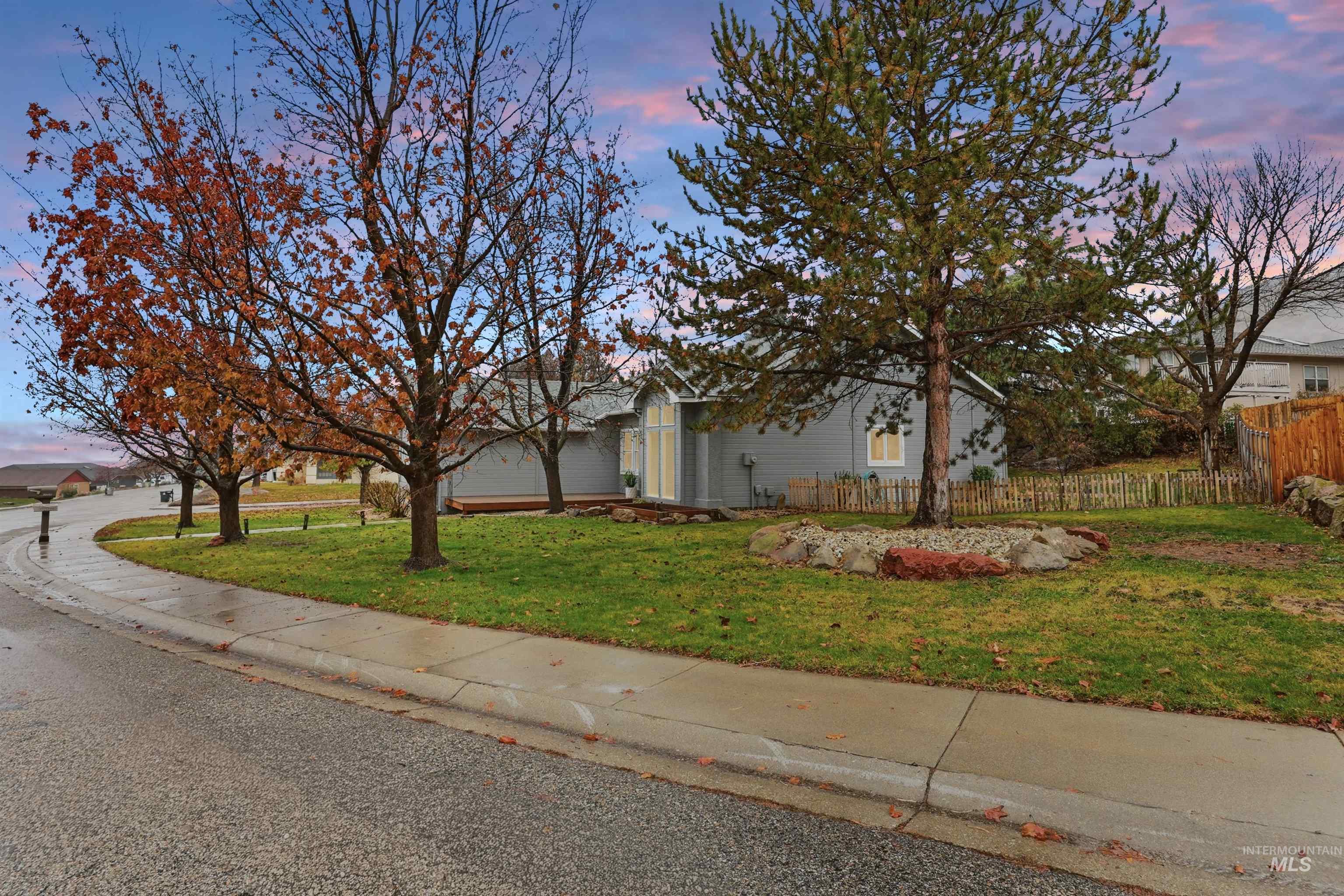3358 E Boulder Heights Dr., Boise, Idaho 83712, 3 Bedrooms, 2 Bathrooms, Residential For Sale, Price $615,000,MLS 98973187